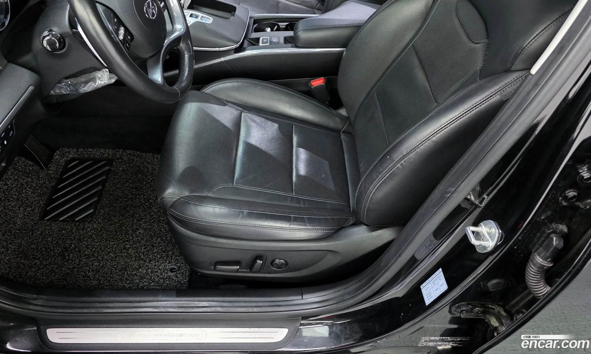 The New Grandeur Ig 30 Lpi Rent -A -Car Premium - фотография 11857702