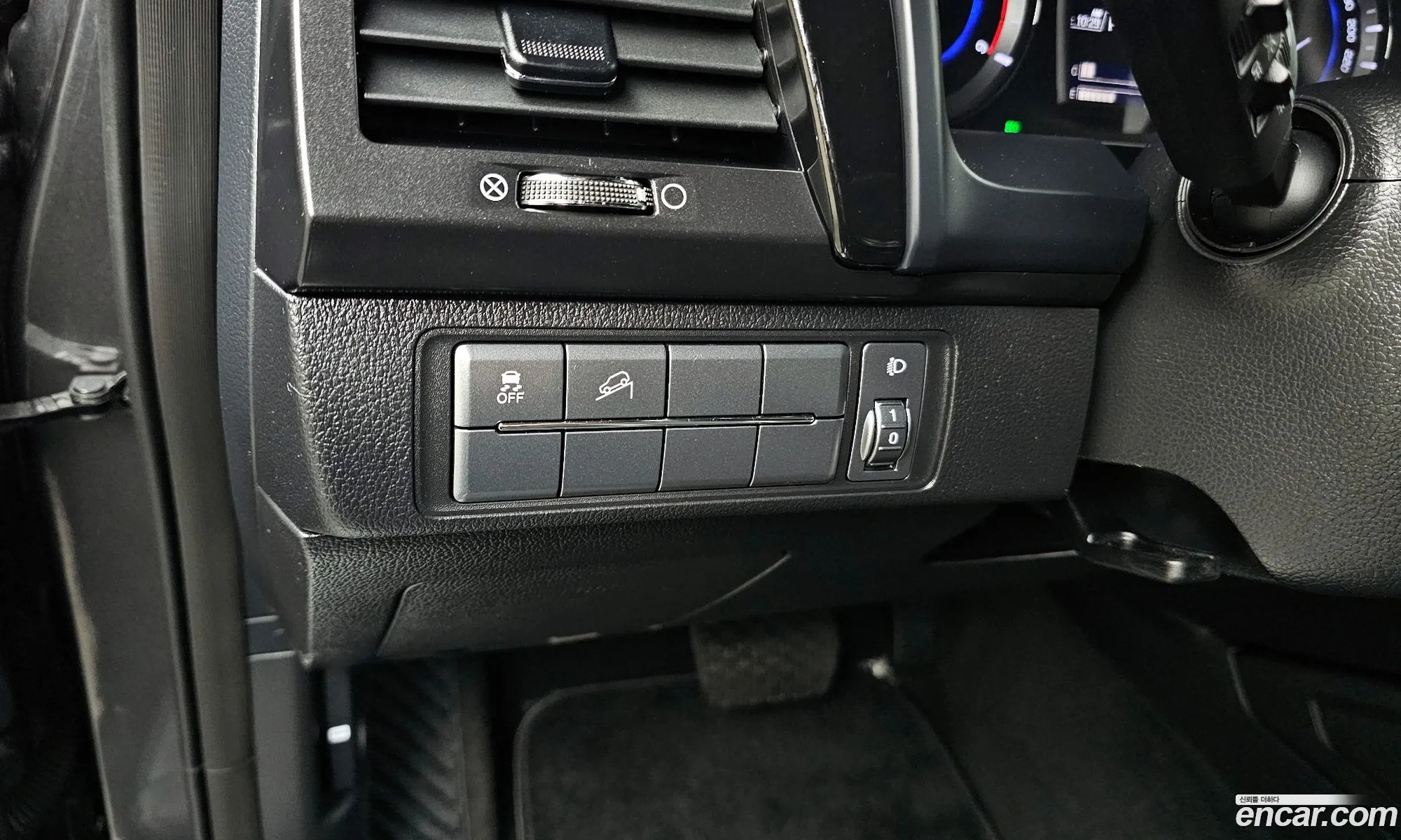 Rexton Sports Diesel 22 4Wd Prestige - фотография 17407307