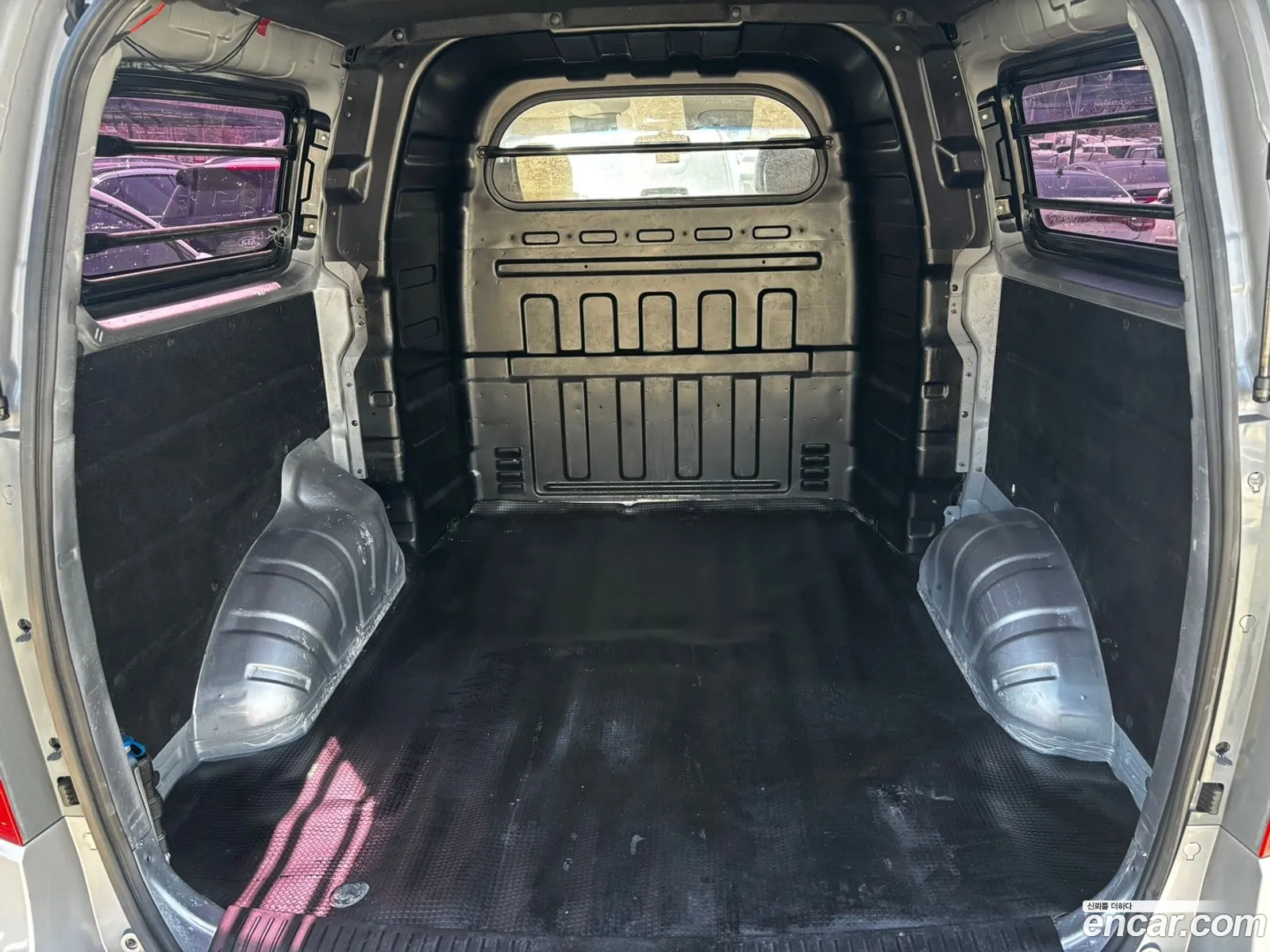 Grand Starex 5 -Seater Van Smart - фотография 11835930