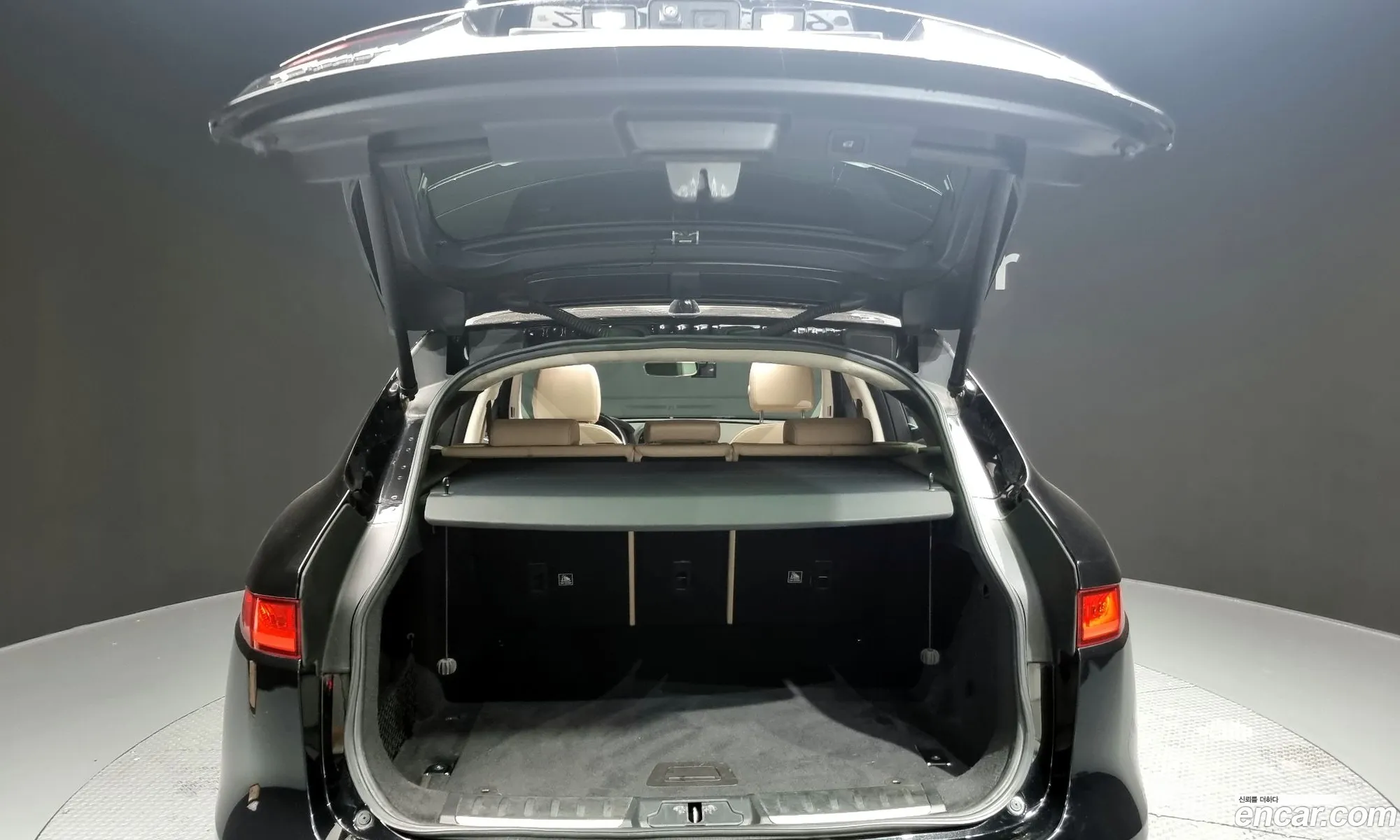 F-Pace 20D Prestige - фотография 3497062