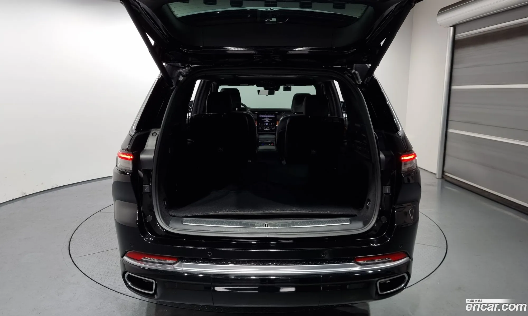 Grand Cherokee Wl L 36 Summit Reserve - фотография 4632599