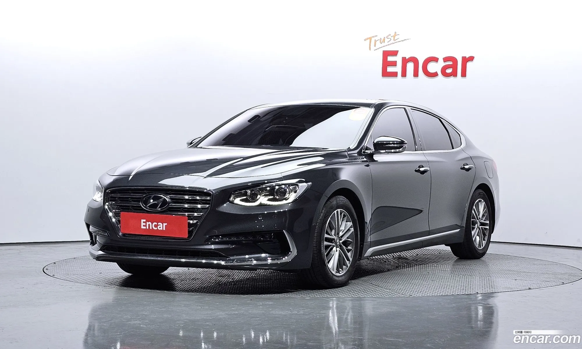 Grandeur Ig 30 Lpi Modern Rent -A -Car - фотография 11857322