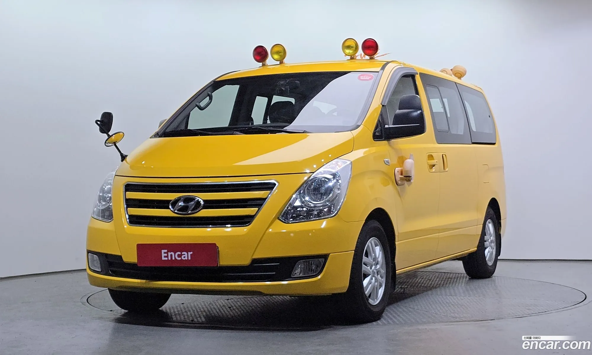 Grand Starex Childfare Car - фотография 13979328