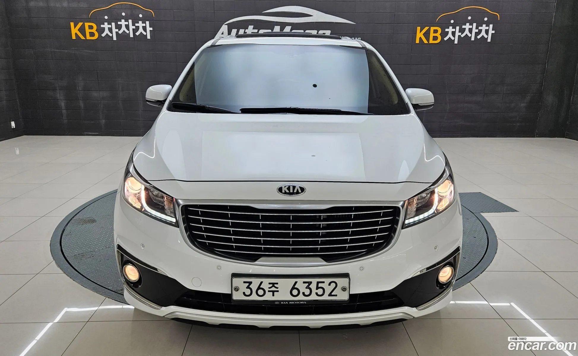All New Carnival 9 -Seater Prestige - фотография 11244640