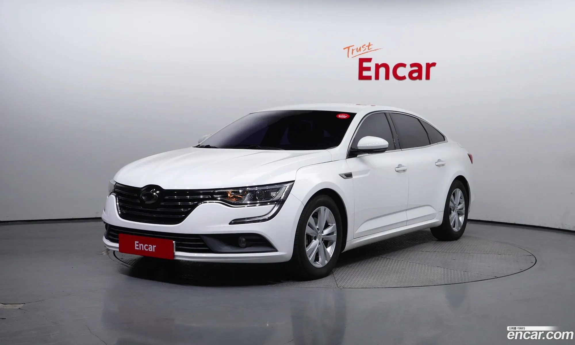 Sm6 20 Lpe Se Rent -A -Car - фотография 11275831