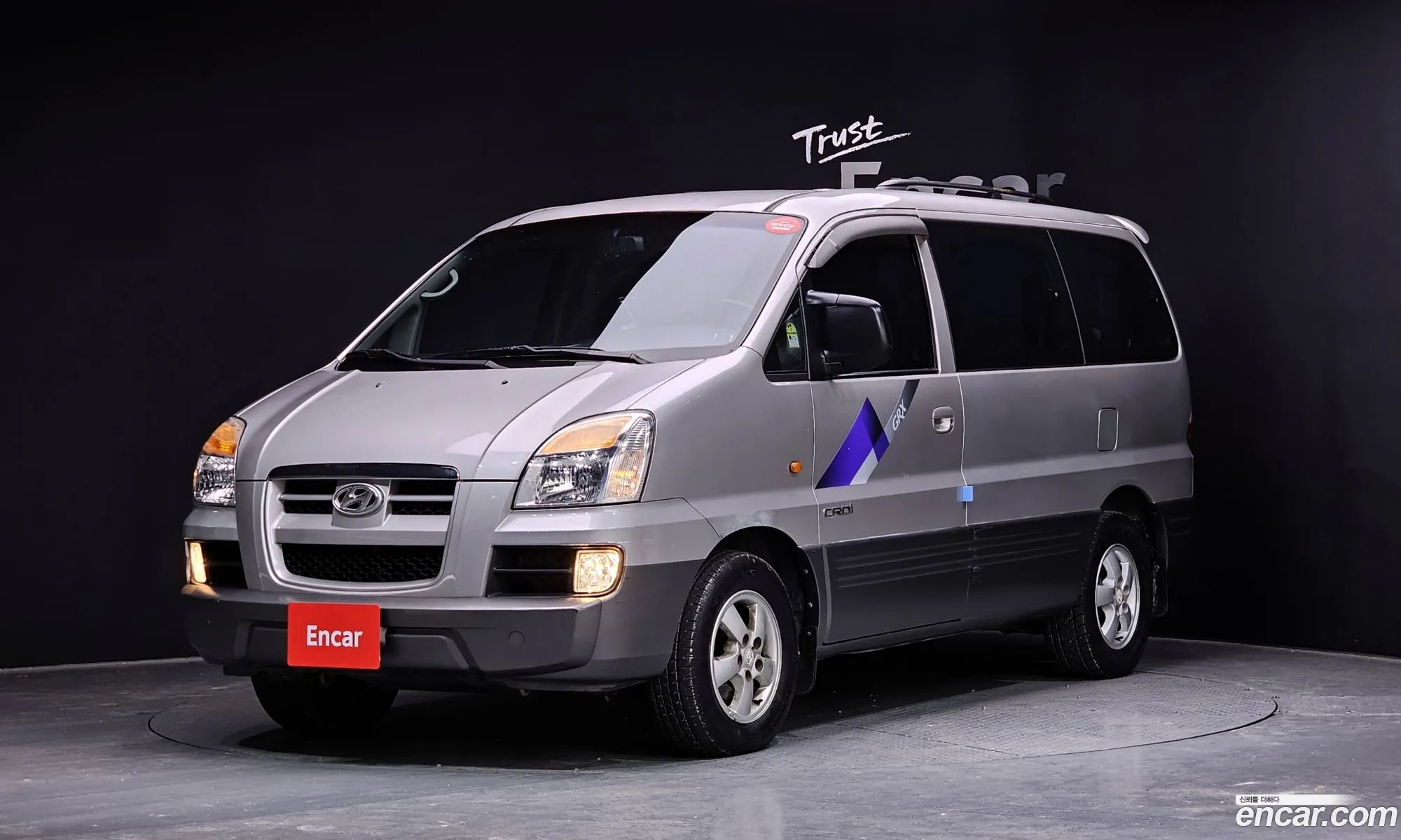 Starex 9 -Seater Crdi 2Wd Grx - фотография 18082345