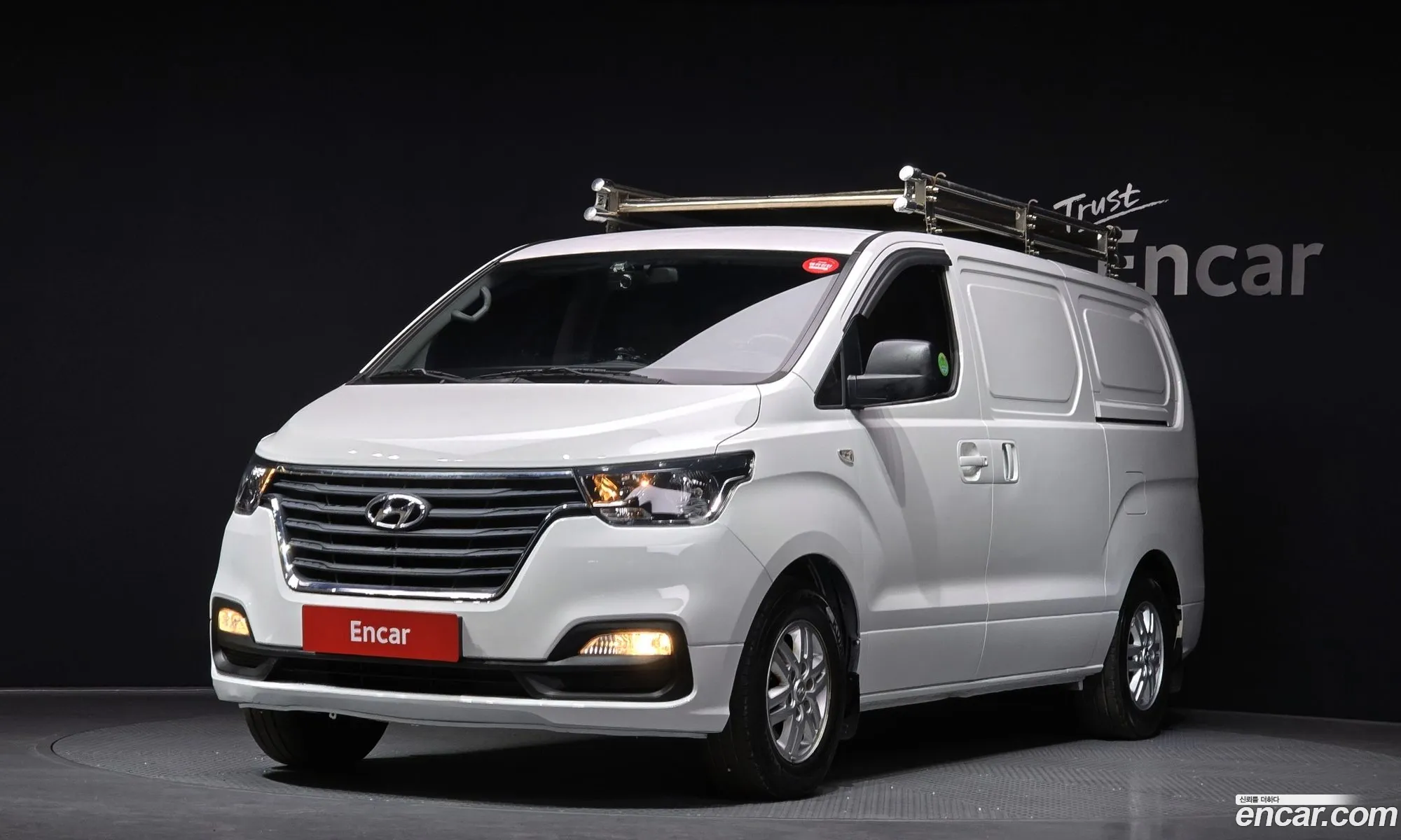 The New Grand Starex Van 3 -Seater Smart - фотография 17479567