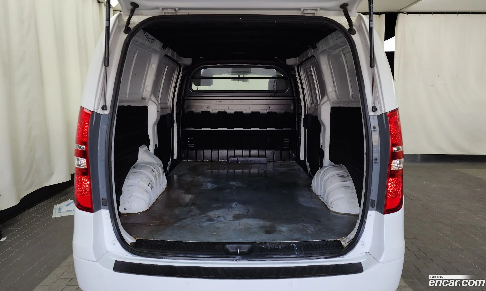 The New Grand Starex Van 3 -Seater Smart - фотография 17479568