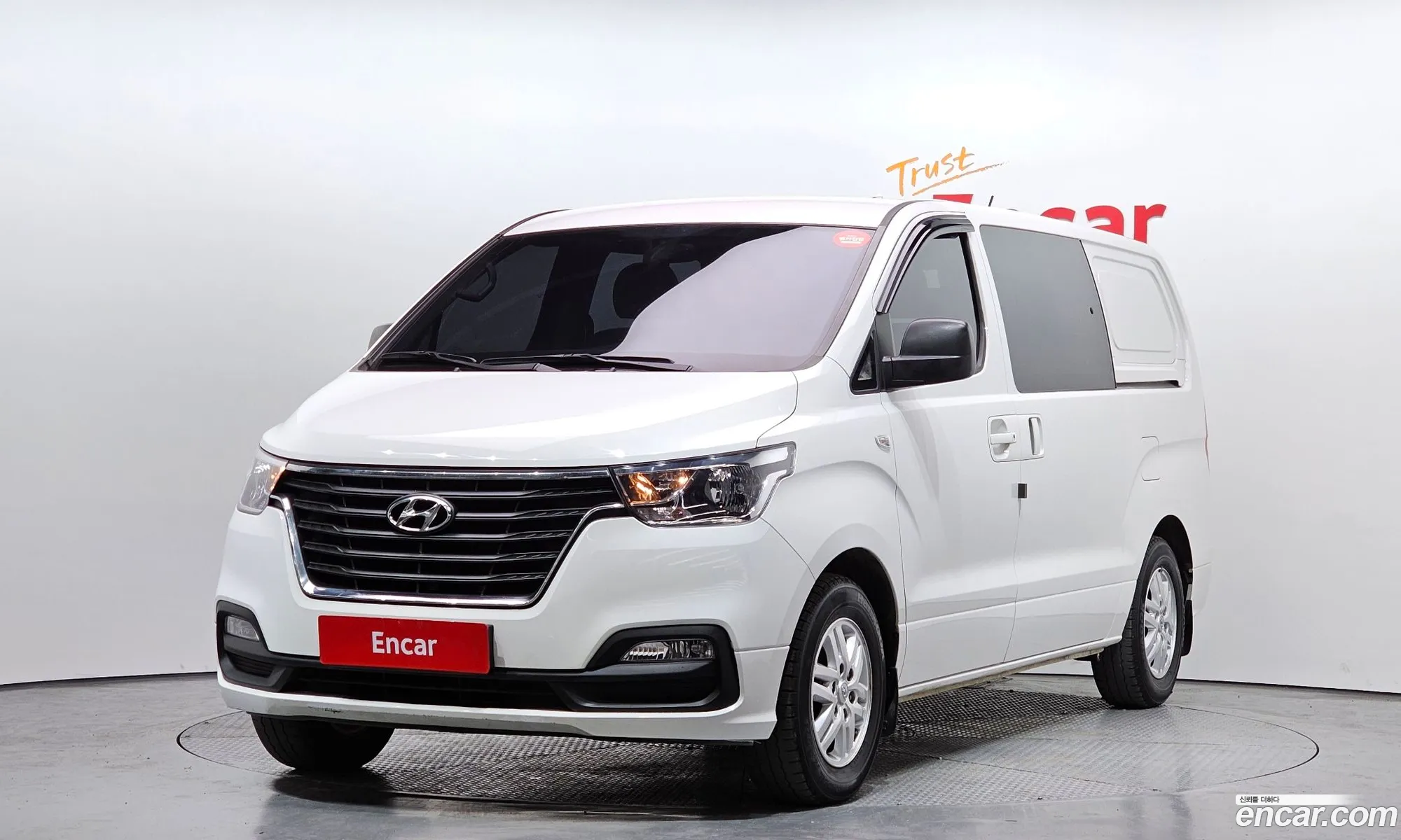 The New Grand Starex Van 5 -Seater Smart - фотография 1648372