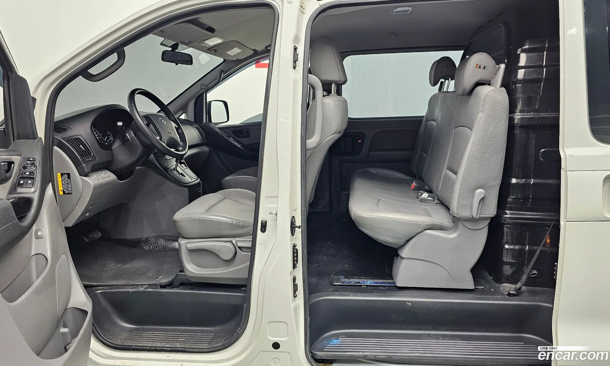 The New Grand Starex Van 5 -Seater Smart - фотография 1648374