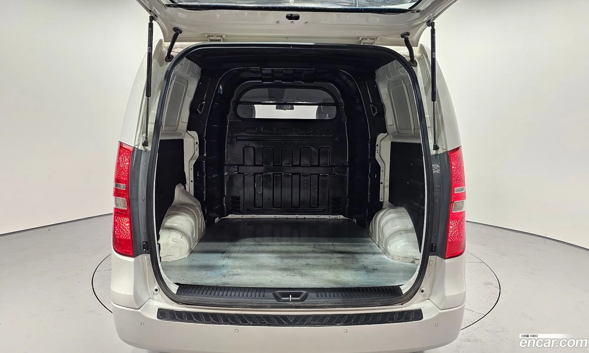 The New Grand Starex Van 5 -Seater Smart - фотография 1648373