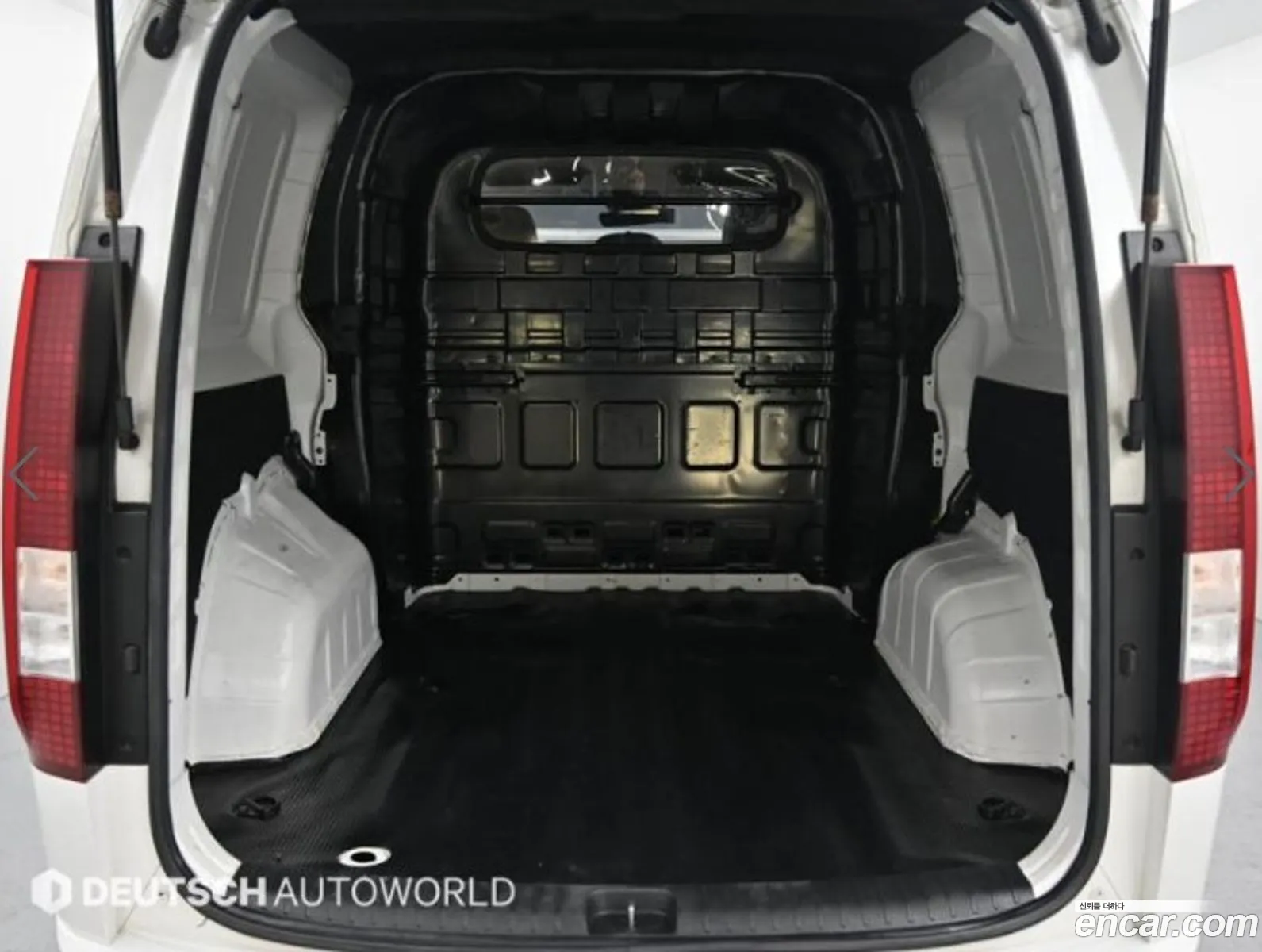 Starria Cargo 5 -Seater Modern - фотография 18228812