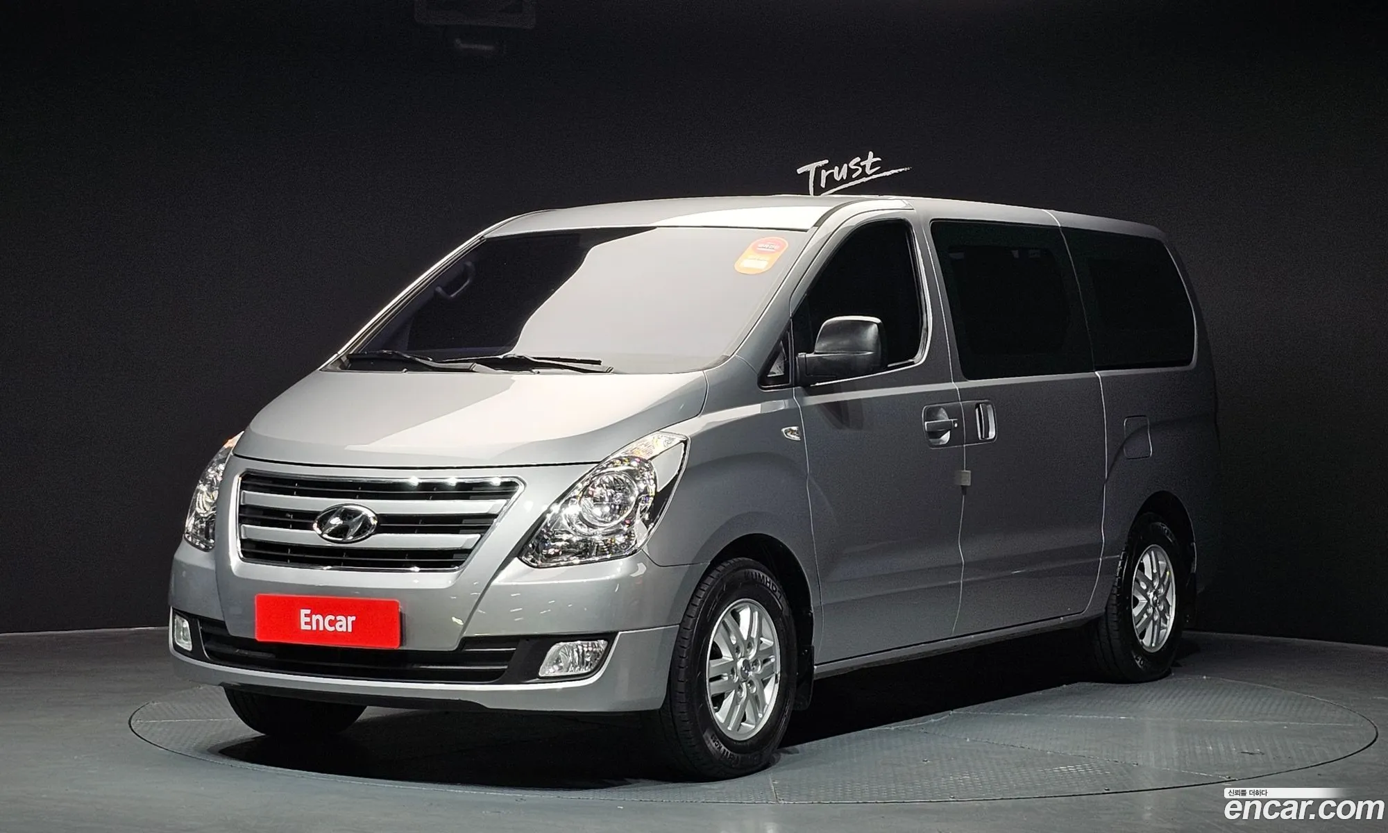 Grand Starex 3 -Seater Van Smart - фотография 17633118