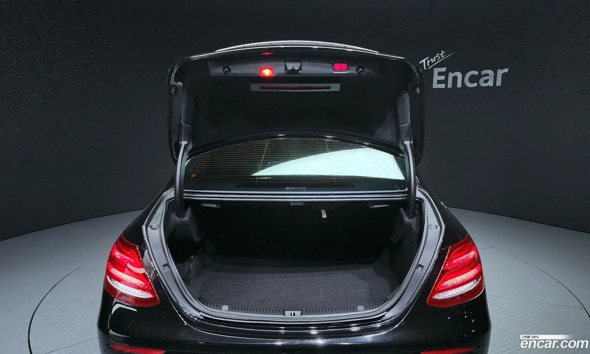 E-Class W213 E300 4Matic Exclusive - фотография 11345533