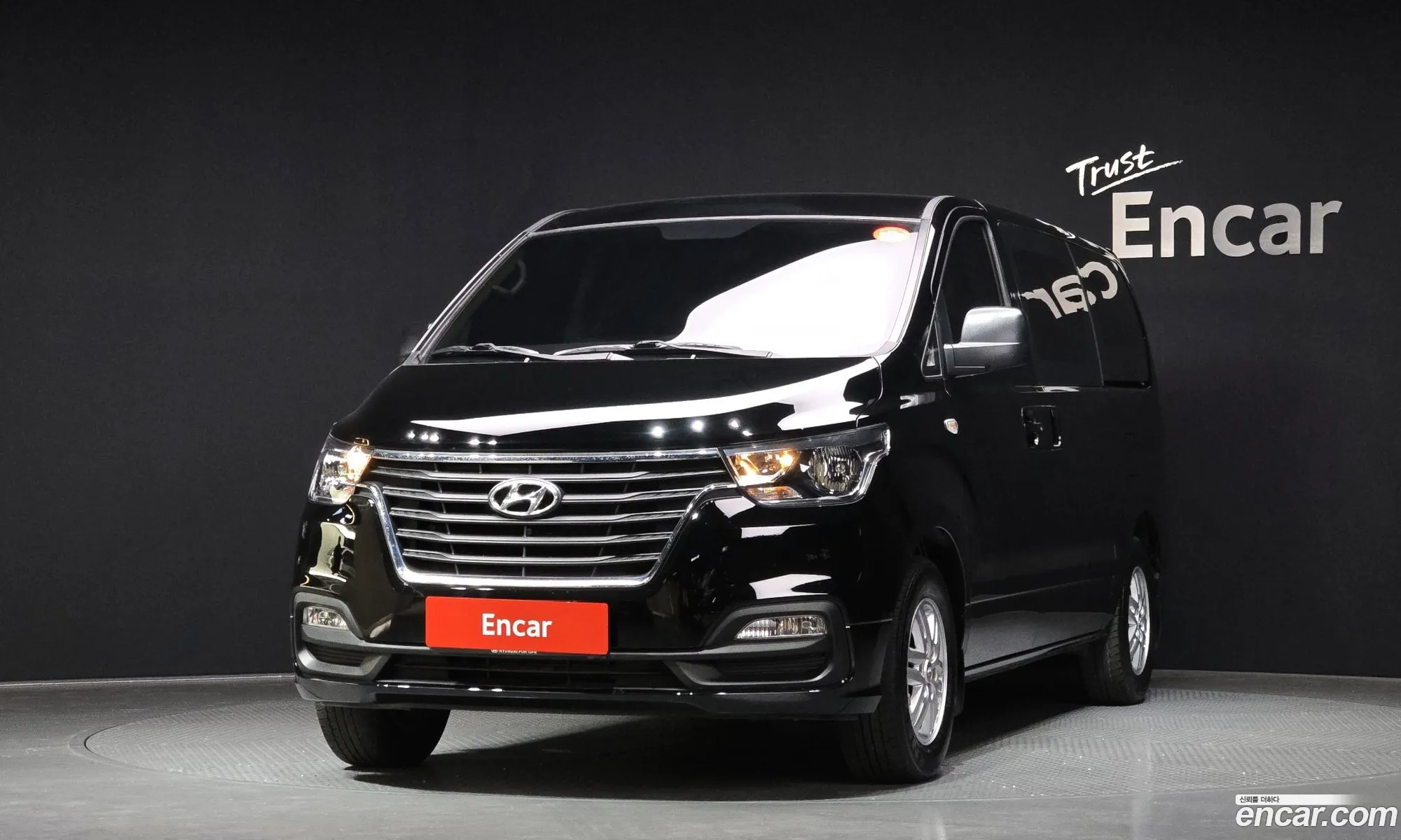 The New Grand Starex Van 3 -Seater Smart - фотография 13416682