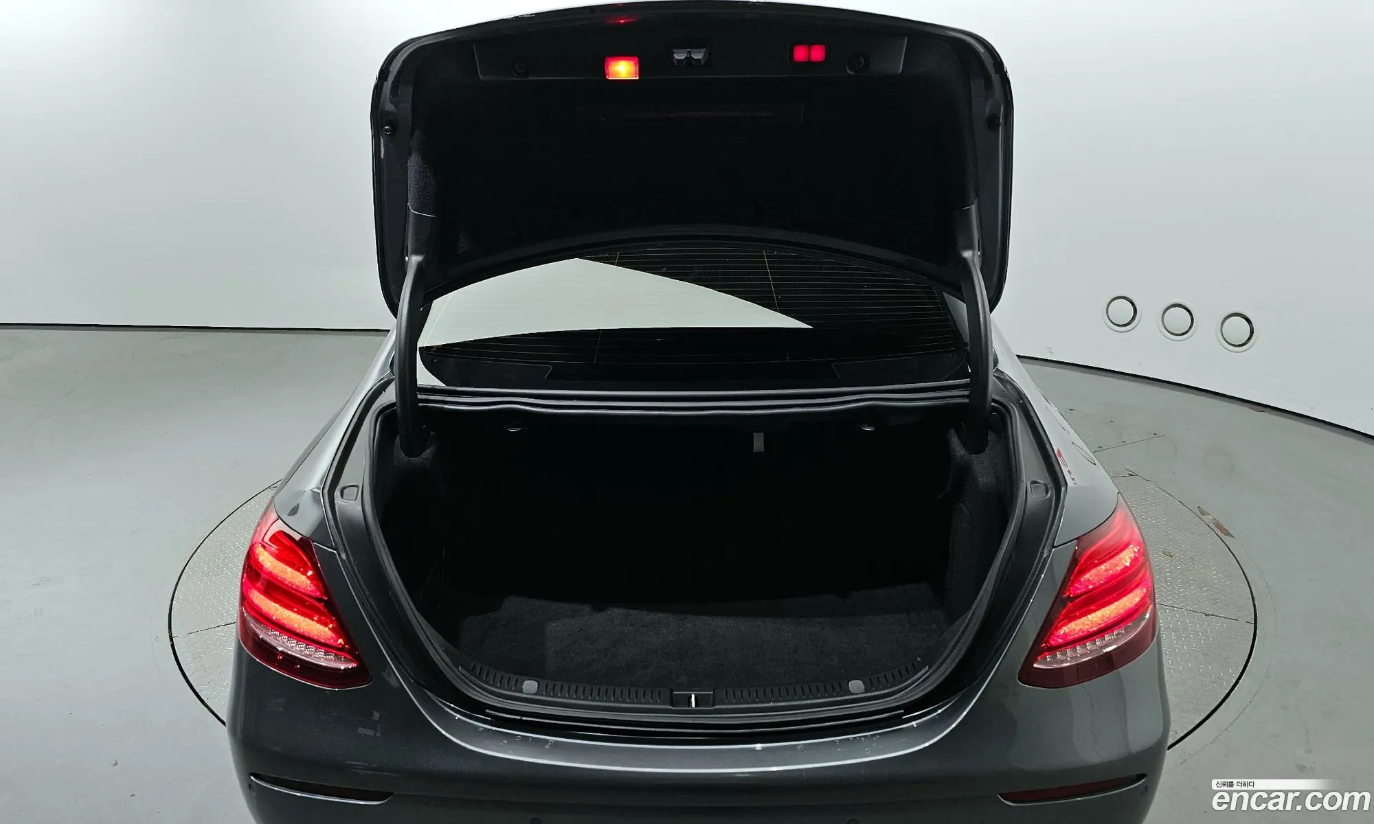 E-Class W213 E300 Avant-Garde - фотография 43217