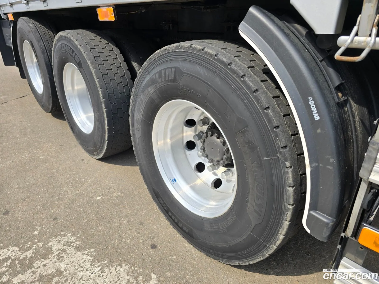 Cargo Truck Wing Body 21 Ton 8X4 - фотография 4541022