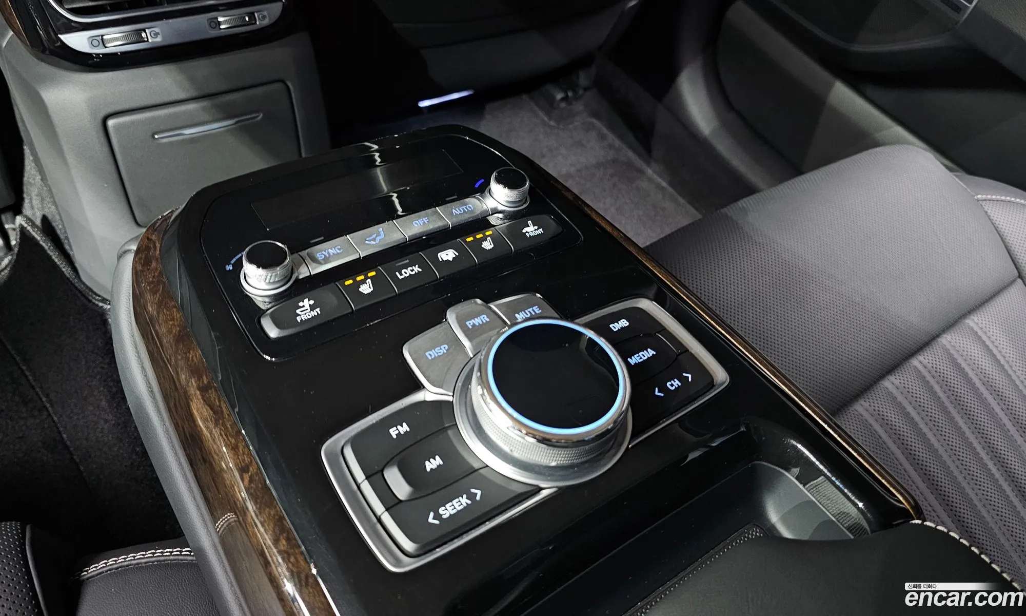 G90 33 T Awd Premium Luxury - фотография 12536516