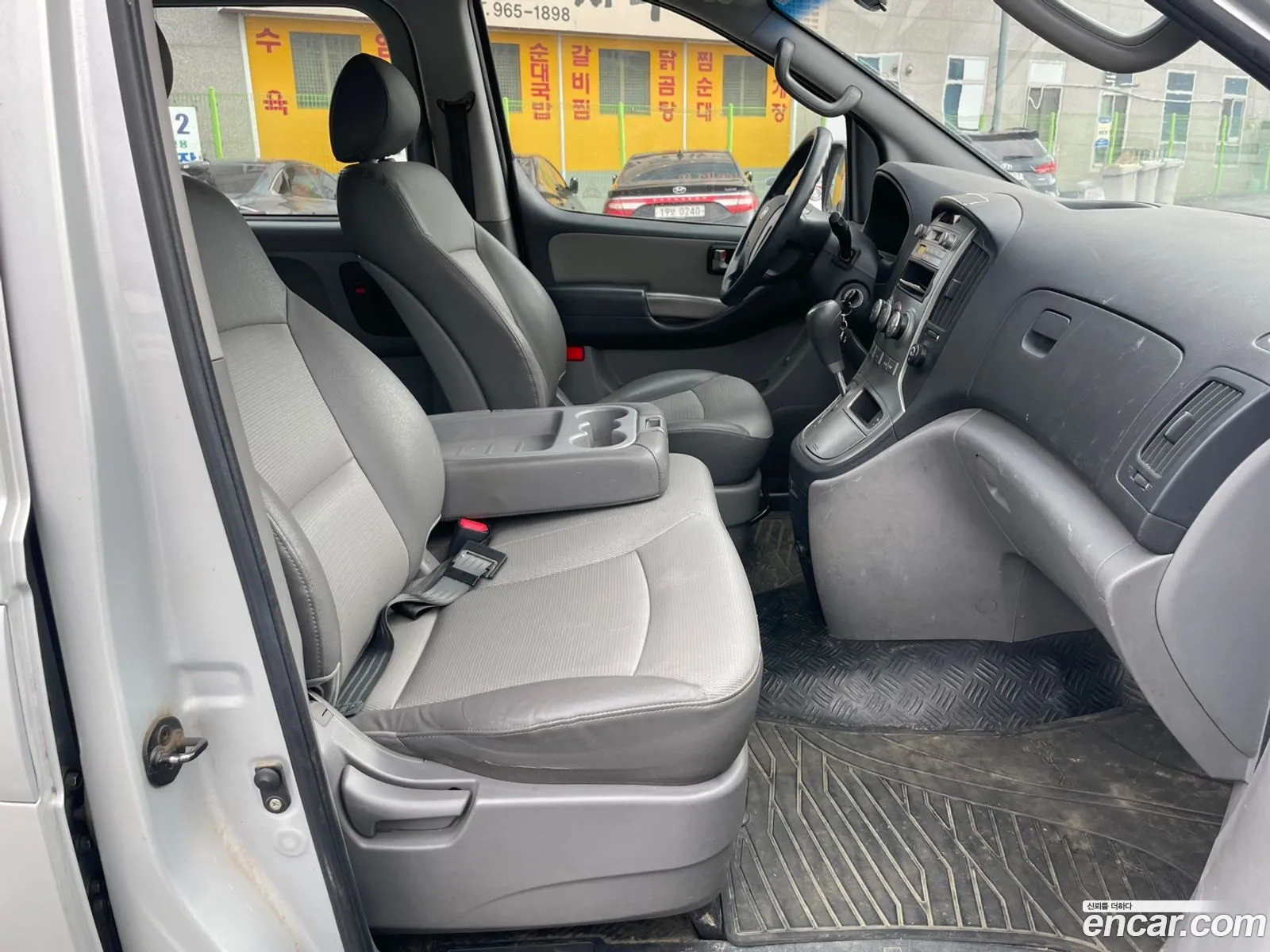 Grand Starex 12 -Seater Wagon Cvx Luxury - фотография 16499568