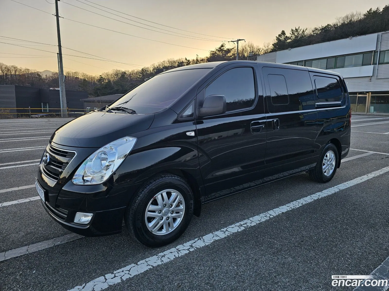 Grand Starex 5 -Seater Van Smart - фотография 16767653