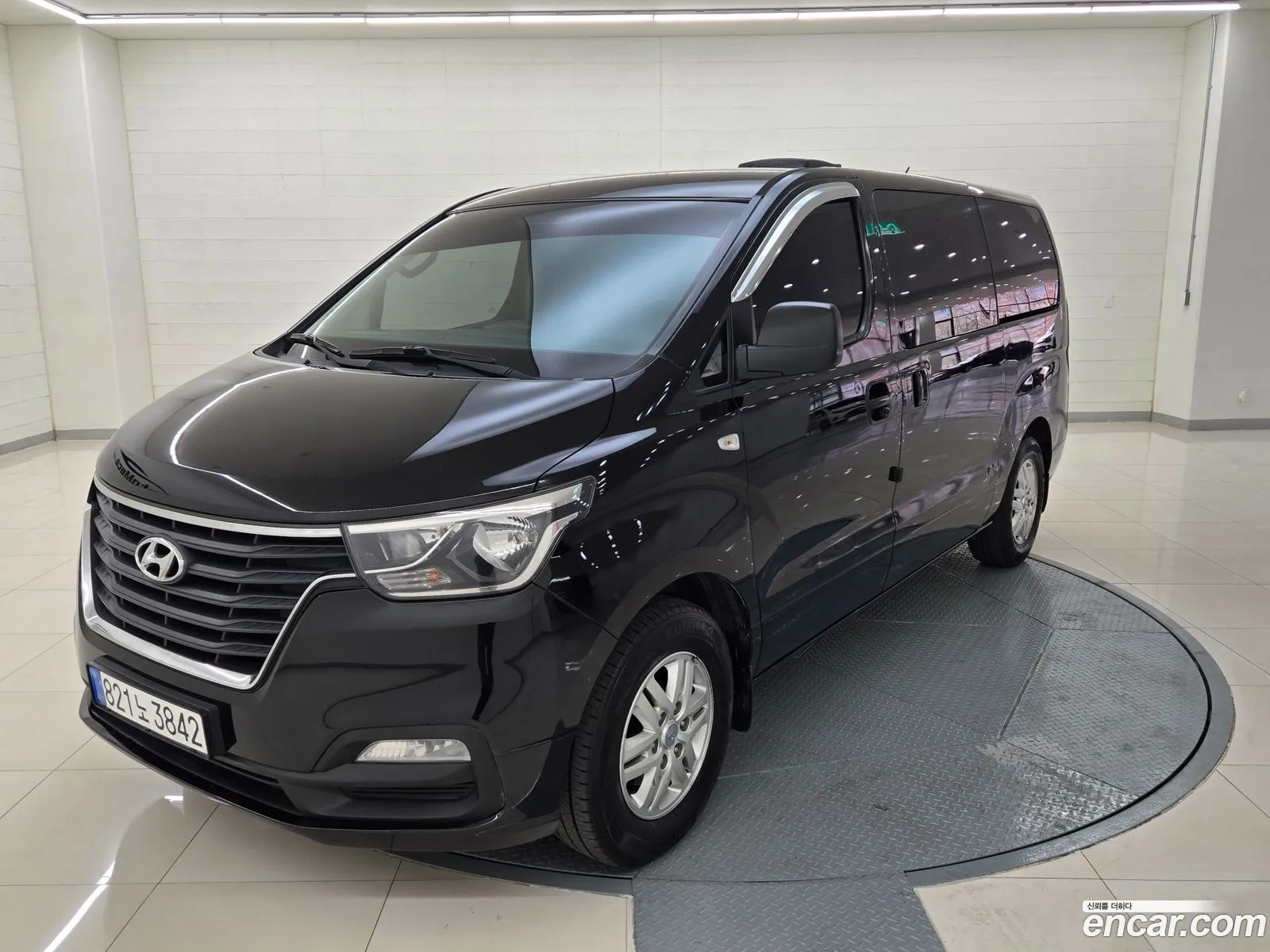 The New Grand Starex Van 3 -Seater Smart - фотография 16527681