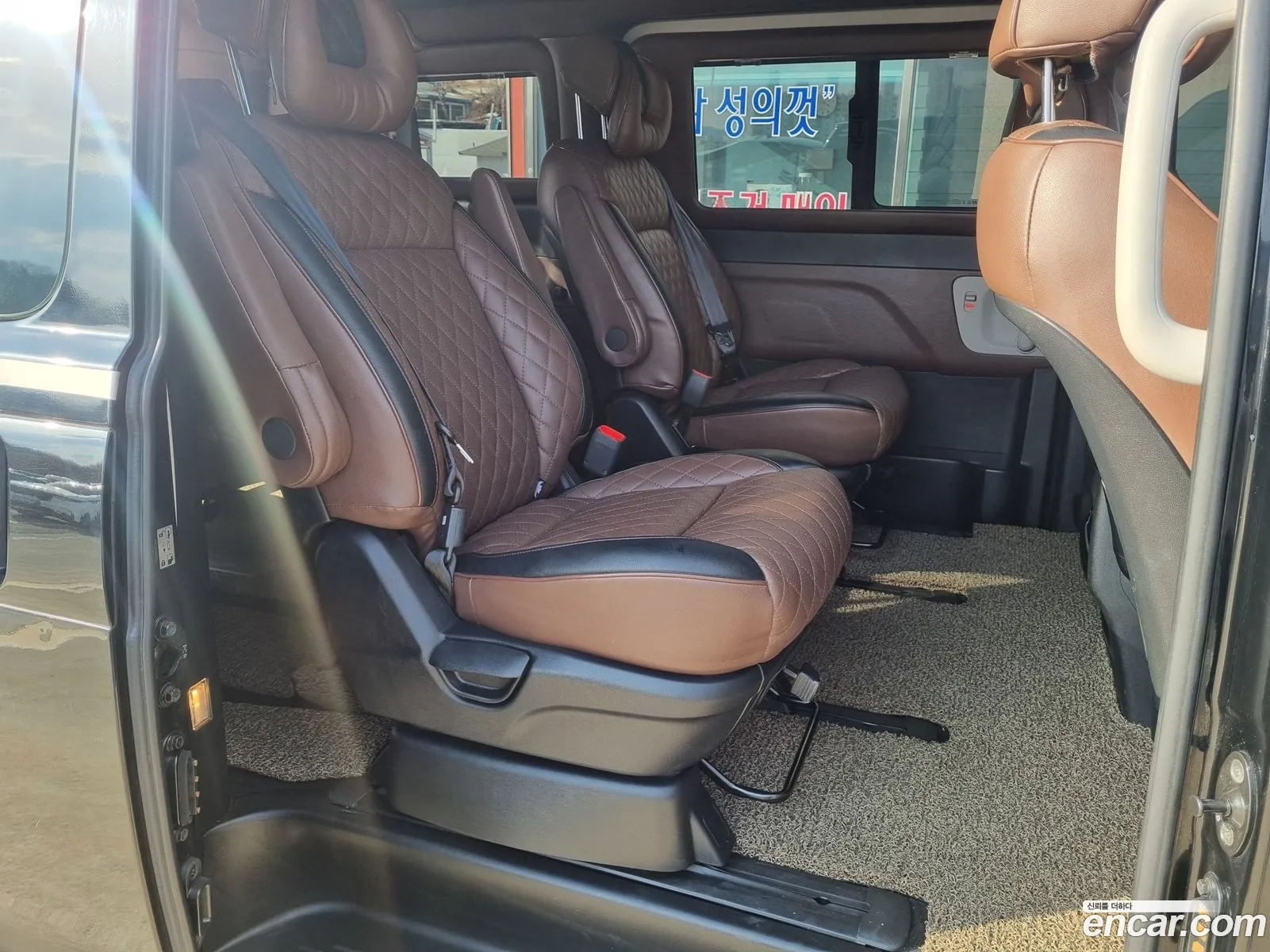 The New Grand Starex Limousine - фотография 16499532