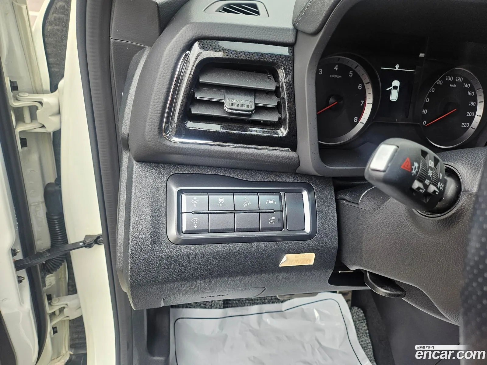Berry New Tivoli Gasoline 15 2Wd V3 - фотография 15247824