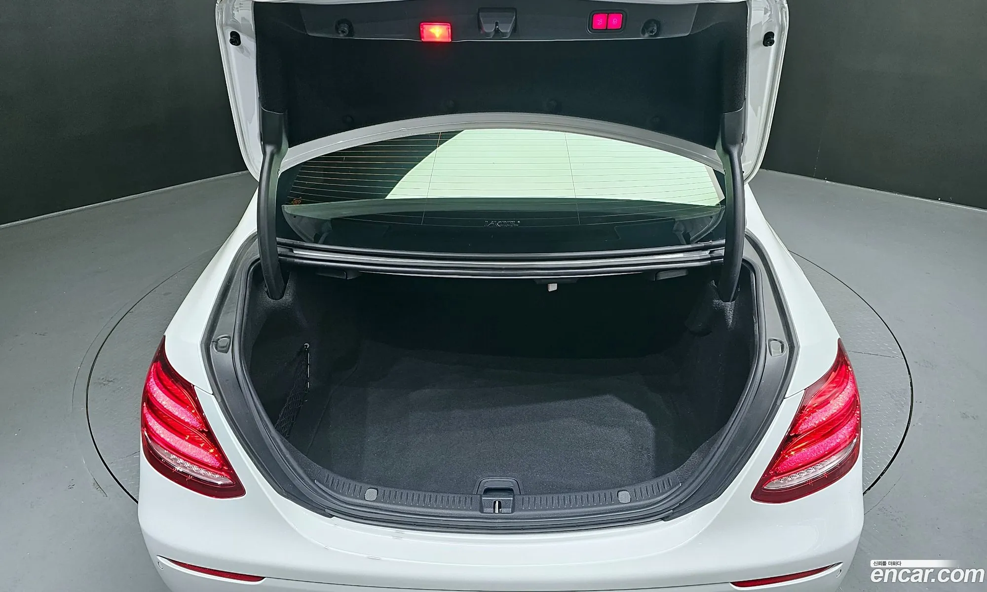 E-Class W213 E220D Avant-Garde - фотография 12650652