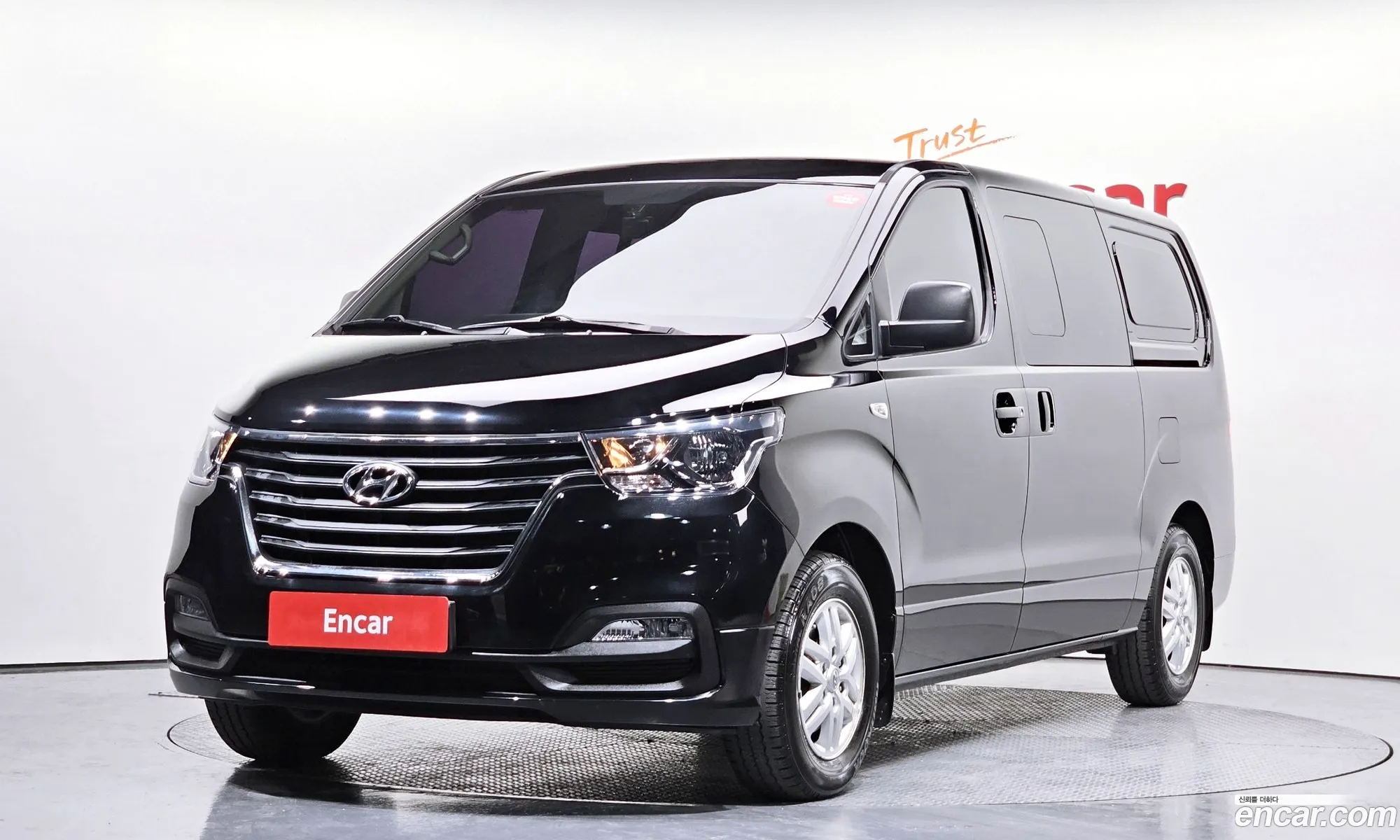 The New Grand Starex Van 5 -Seater Modern - фотография 11812314