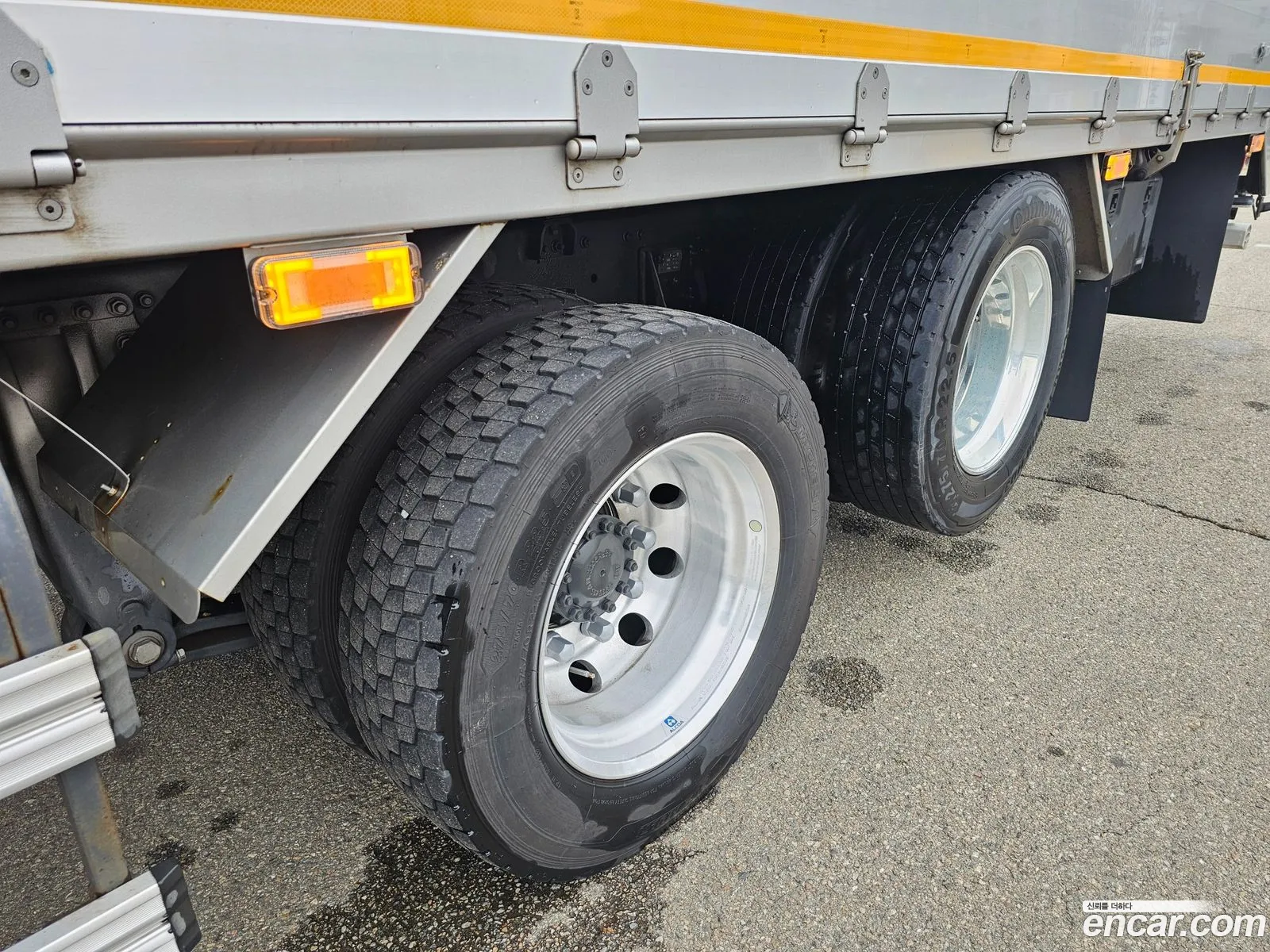 Cargo Truck Wing Body 85 Ton 6X2 - фотография 4541000