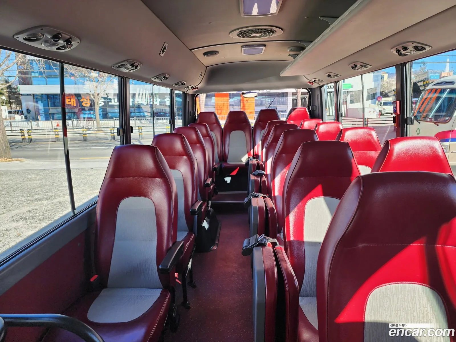 New County Bus Long Axis Gold 29 -Seater - фотография 15276013