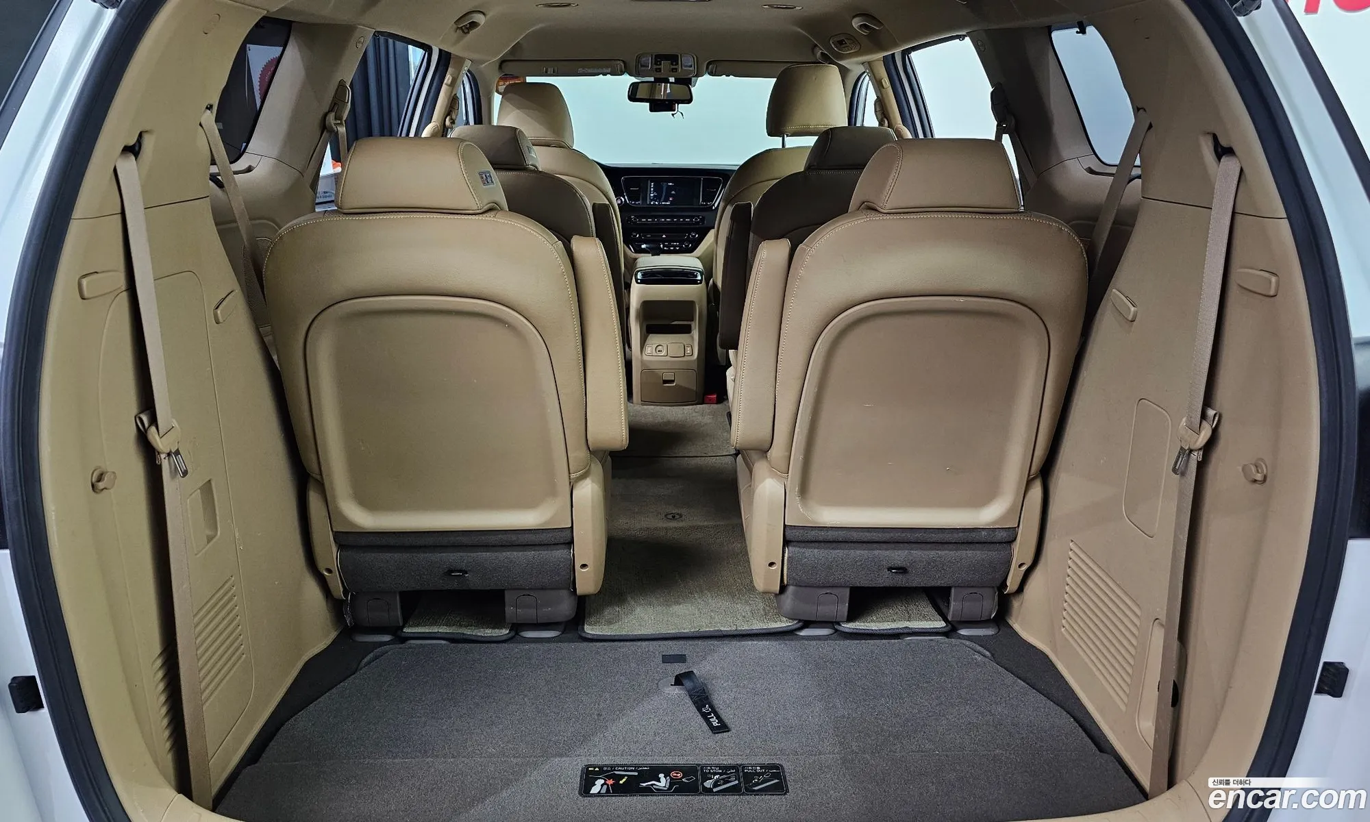 The New Carnival 9 -Seater Prestige - фотография 11370656