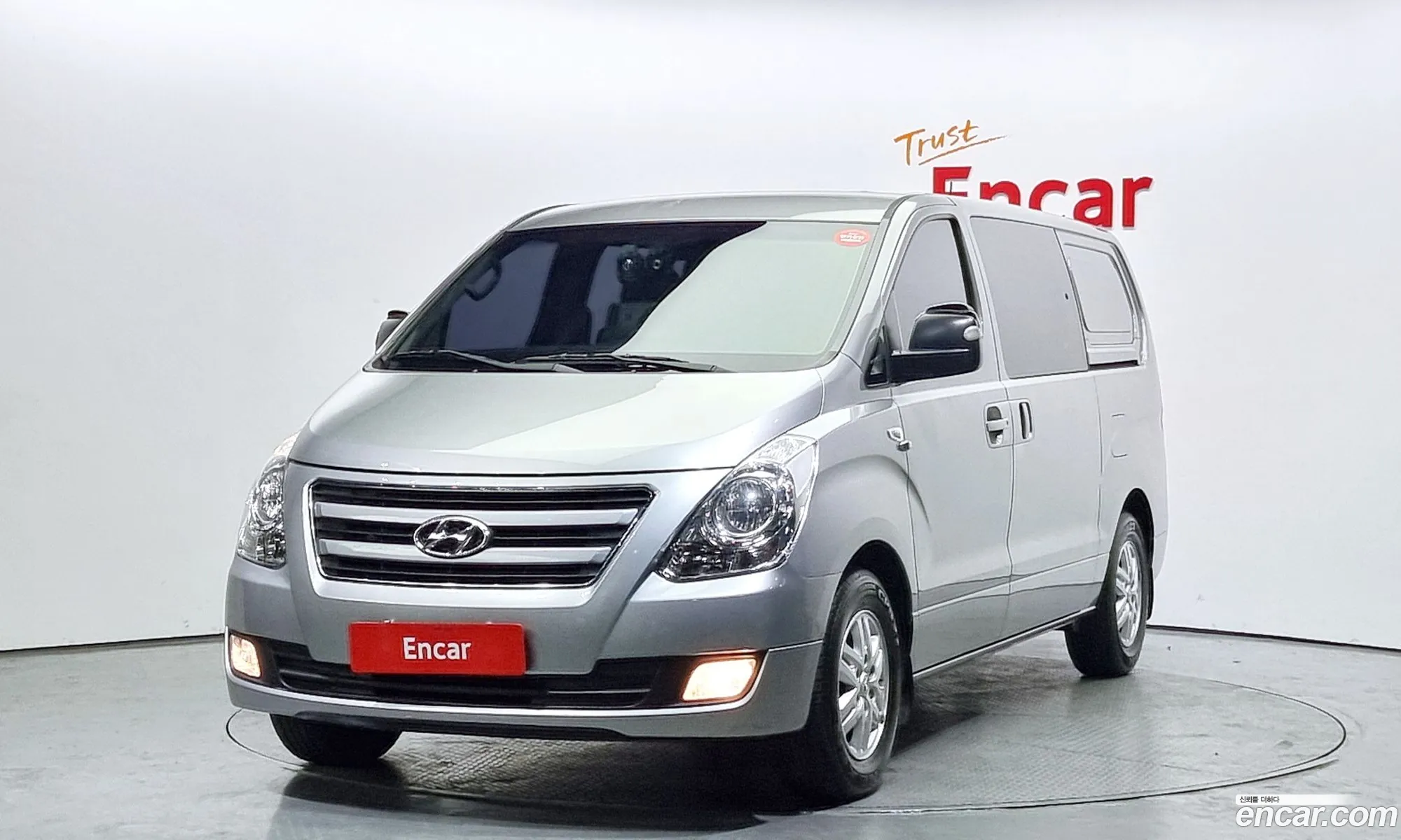 Grand Starex 5 -Seater Van Smart - фотография 11961639