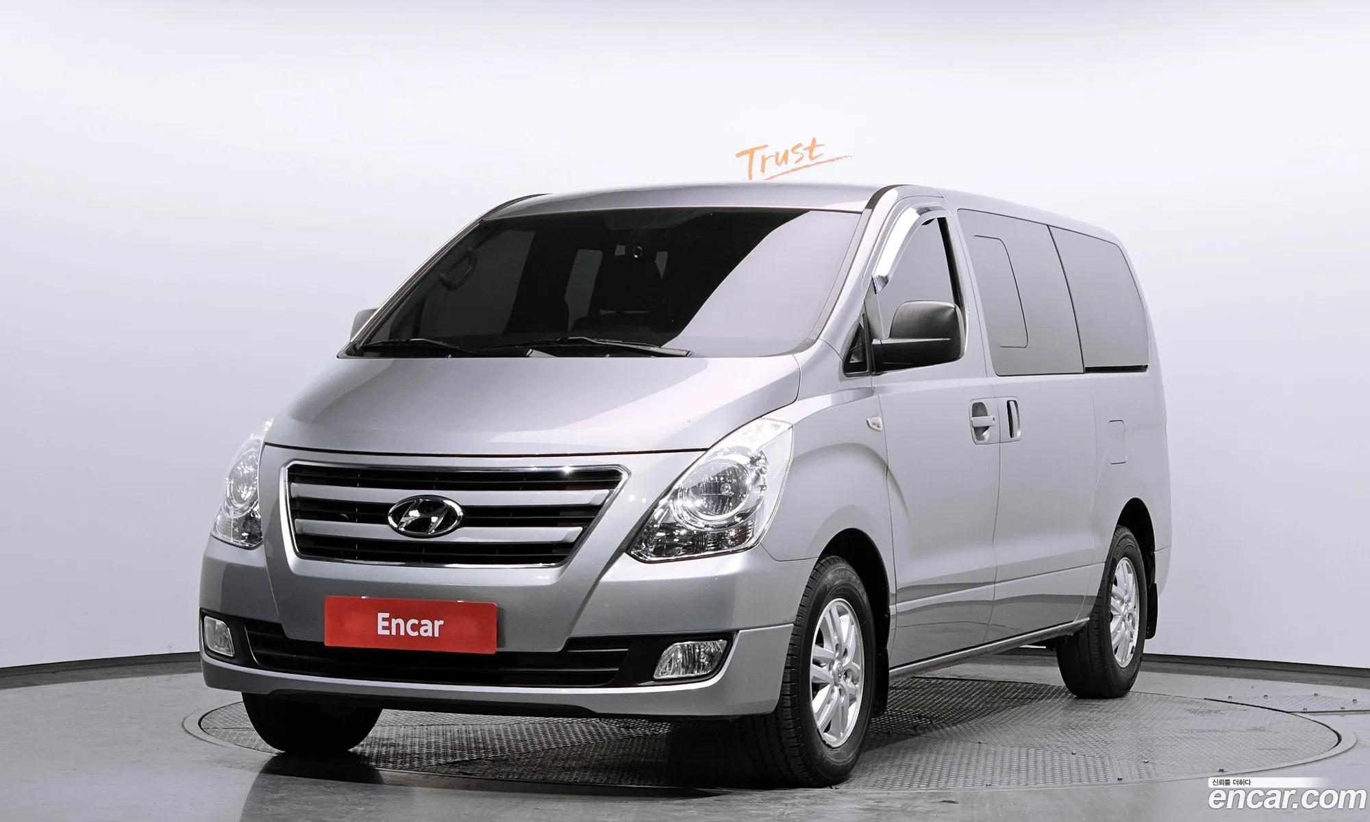 Grand Starex 5 -Seater Van Modern - фотография 14017349