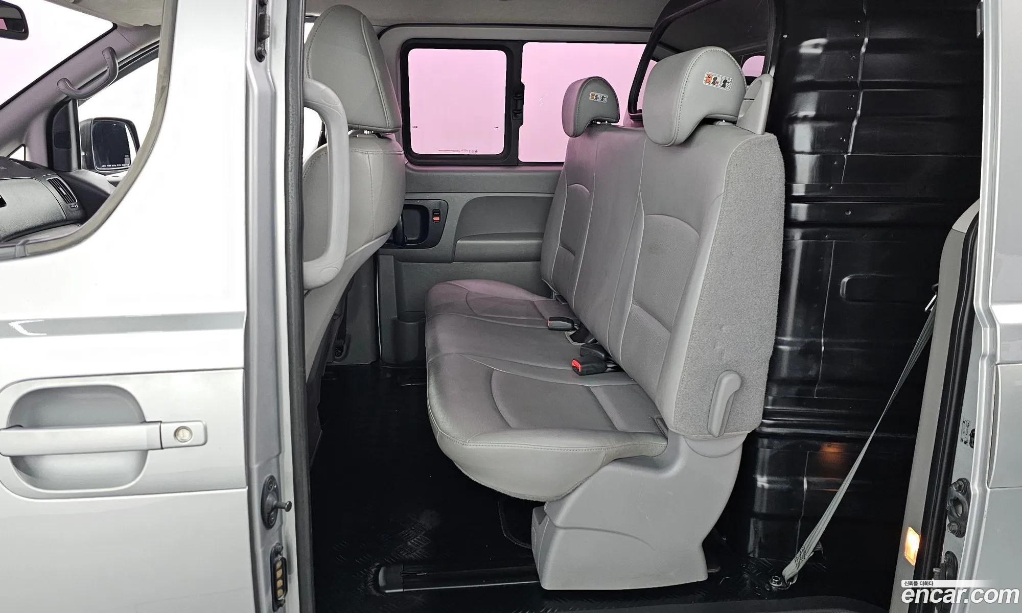 Grand Starex 5 -Seater Van Modern - фотография 14017352