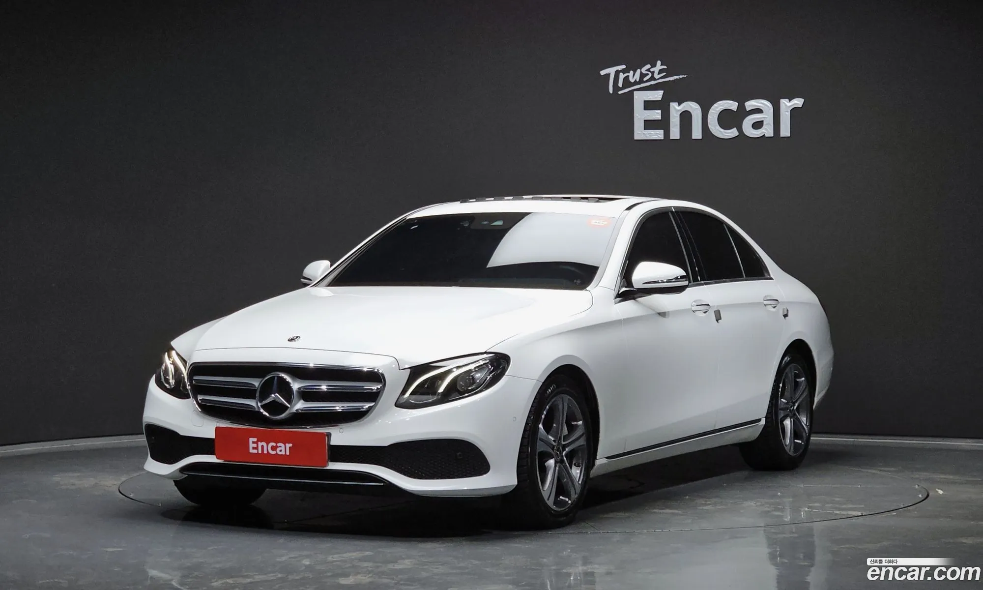 E-Class W213 E300 Avant-Garde - фотография 11213177