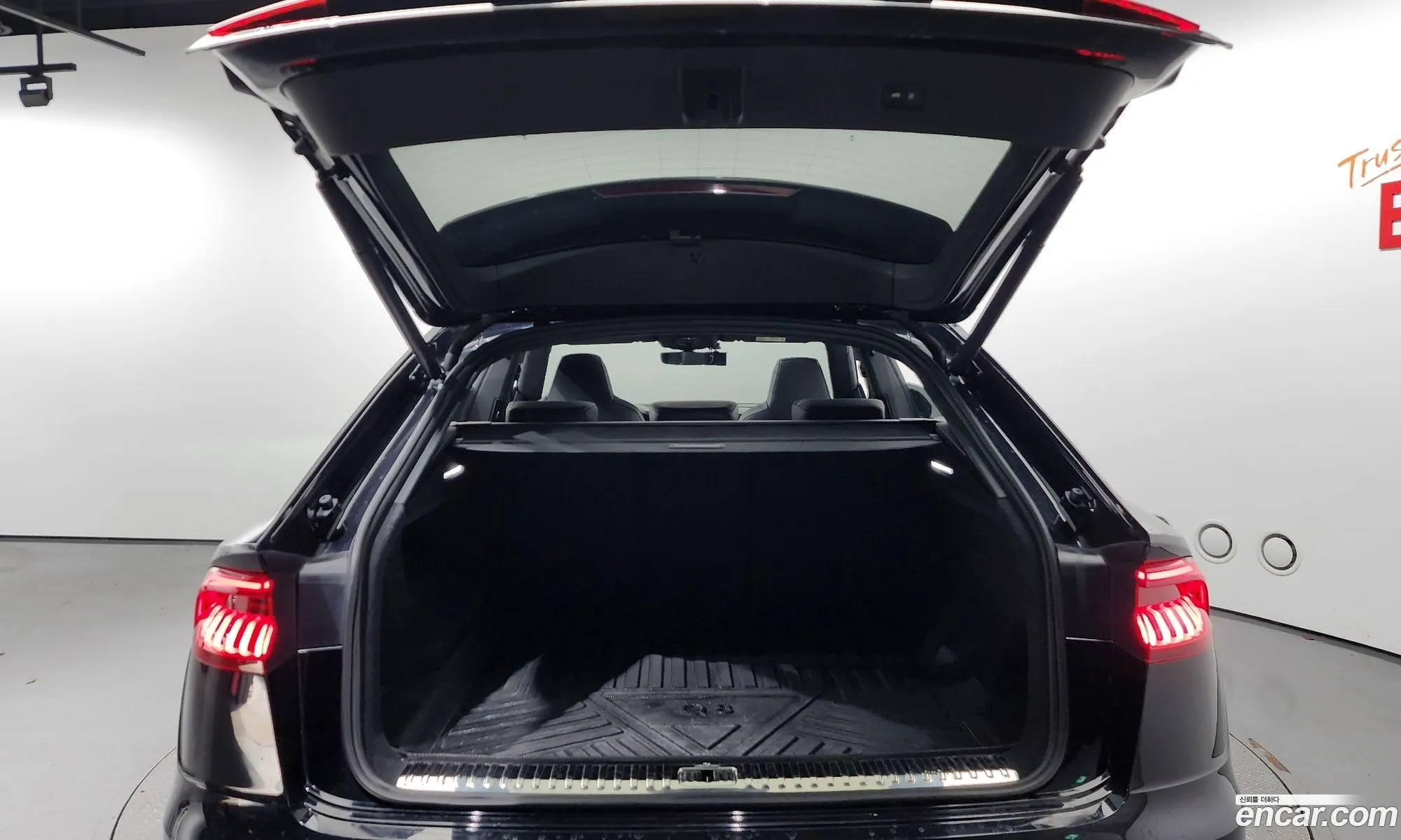 Q8 4M 55 Tfsi Quattro Premium - фотография 4849305