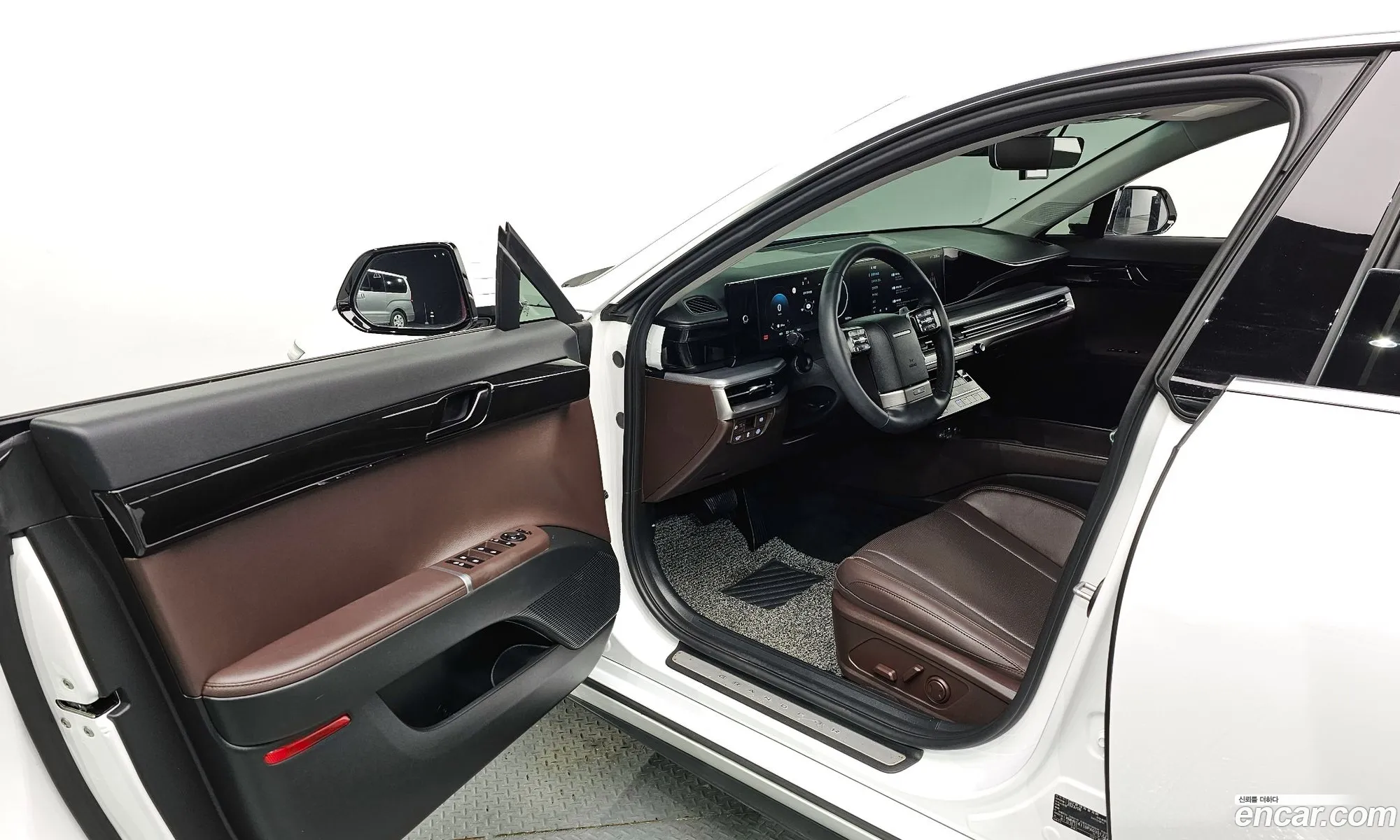 Grandeur Hybrid Gn7 Premium - фотография 11238680