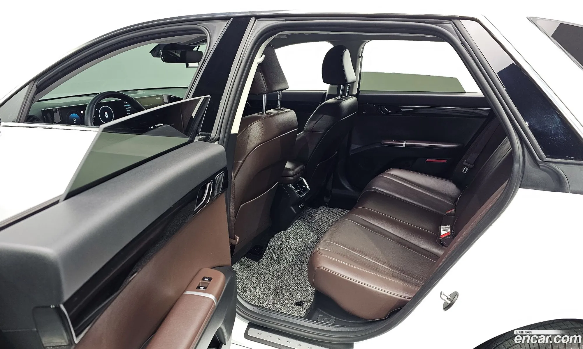 Grandeur Hybrid Gn7 Premium - фотография 11238679