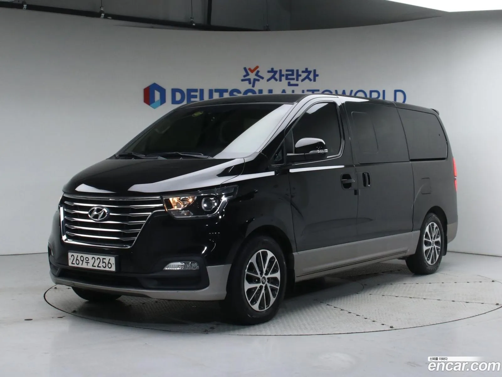 The New Grand Starex Urban 9 -Seater Exclusive - фотография 11863252