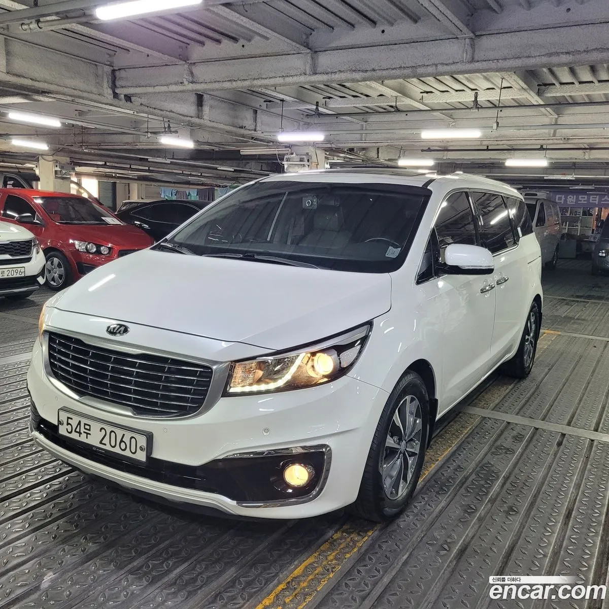 All New Carnival 9 -Seater Luxury - фотография 17457726