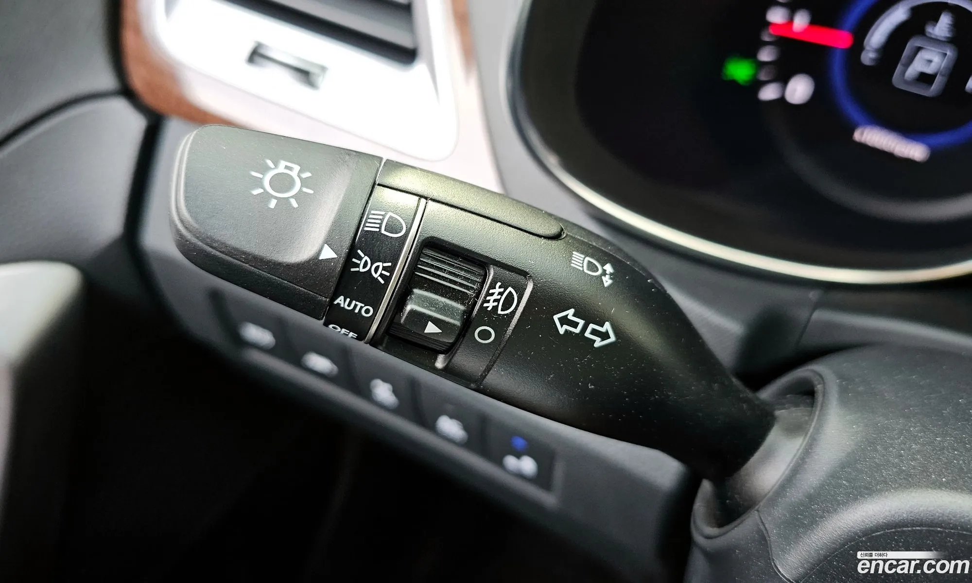 Max Cruise Gasoline 33 4Wd Exclusive Special - фотография 11889661