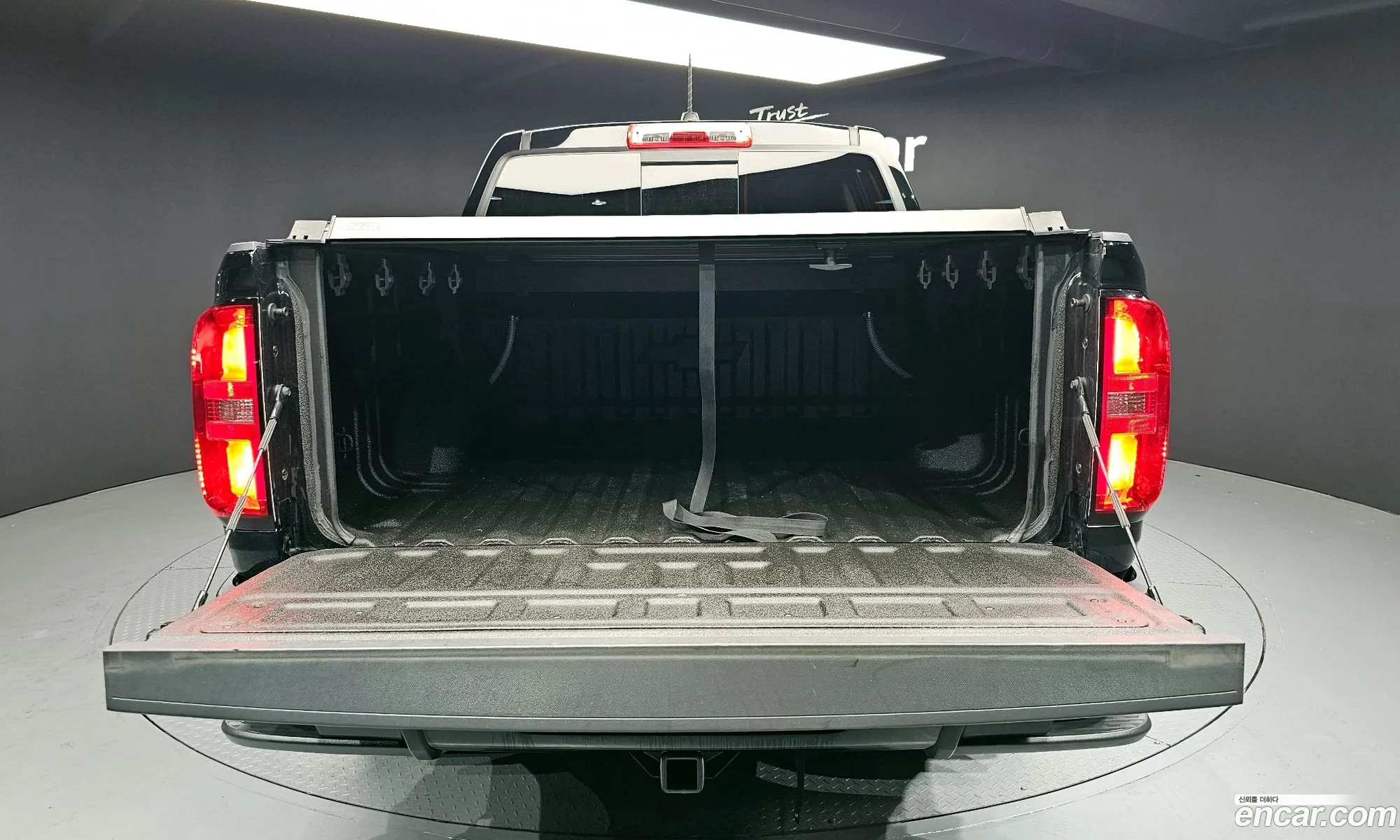 Real New Colorado 36 Z71-X Midnight 4Wd - фотография 6104540