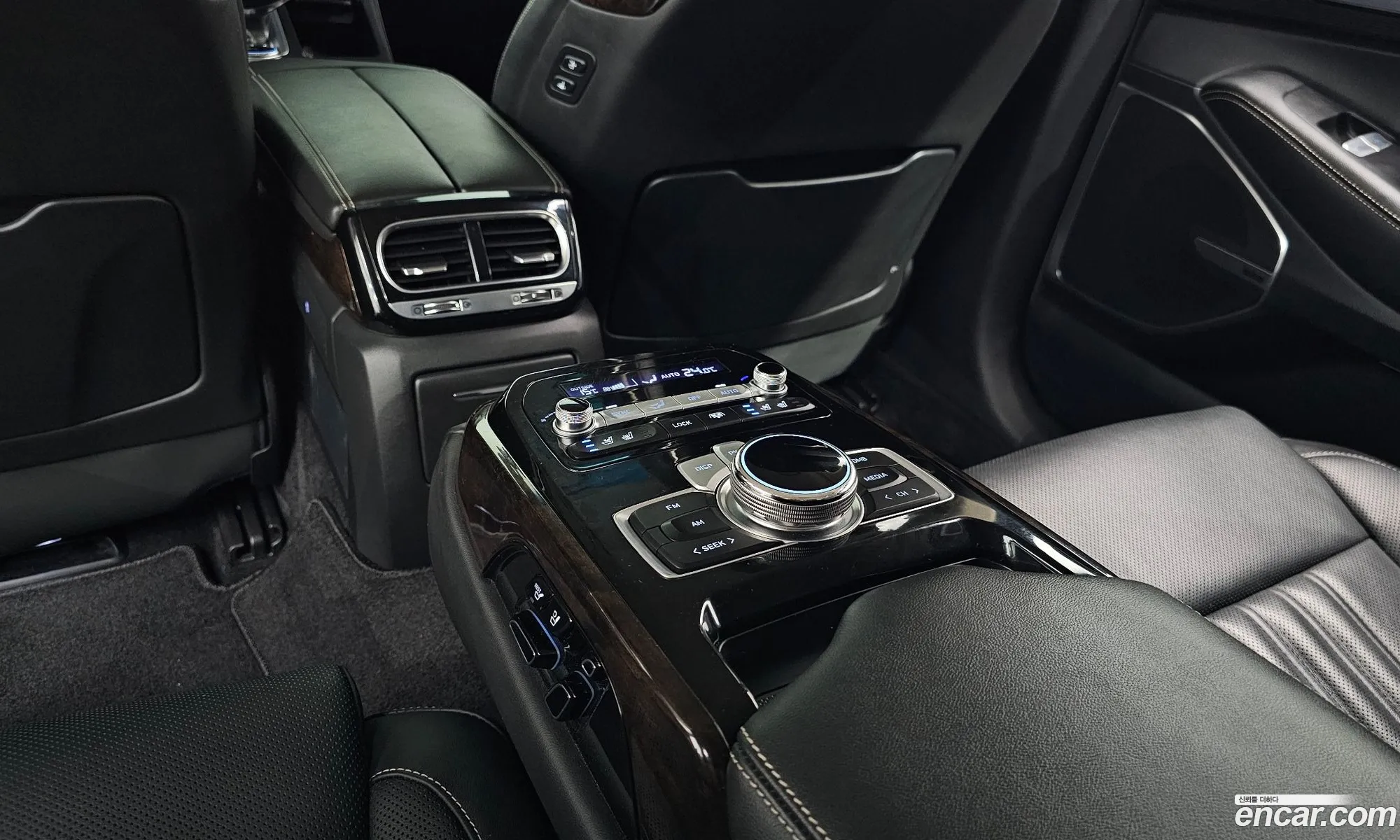 G90 38 Awd Luxury - фотография 12668733
