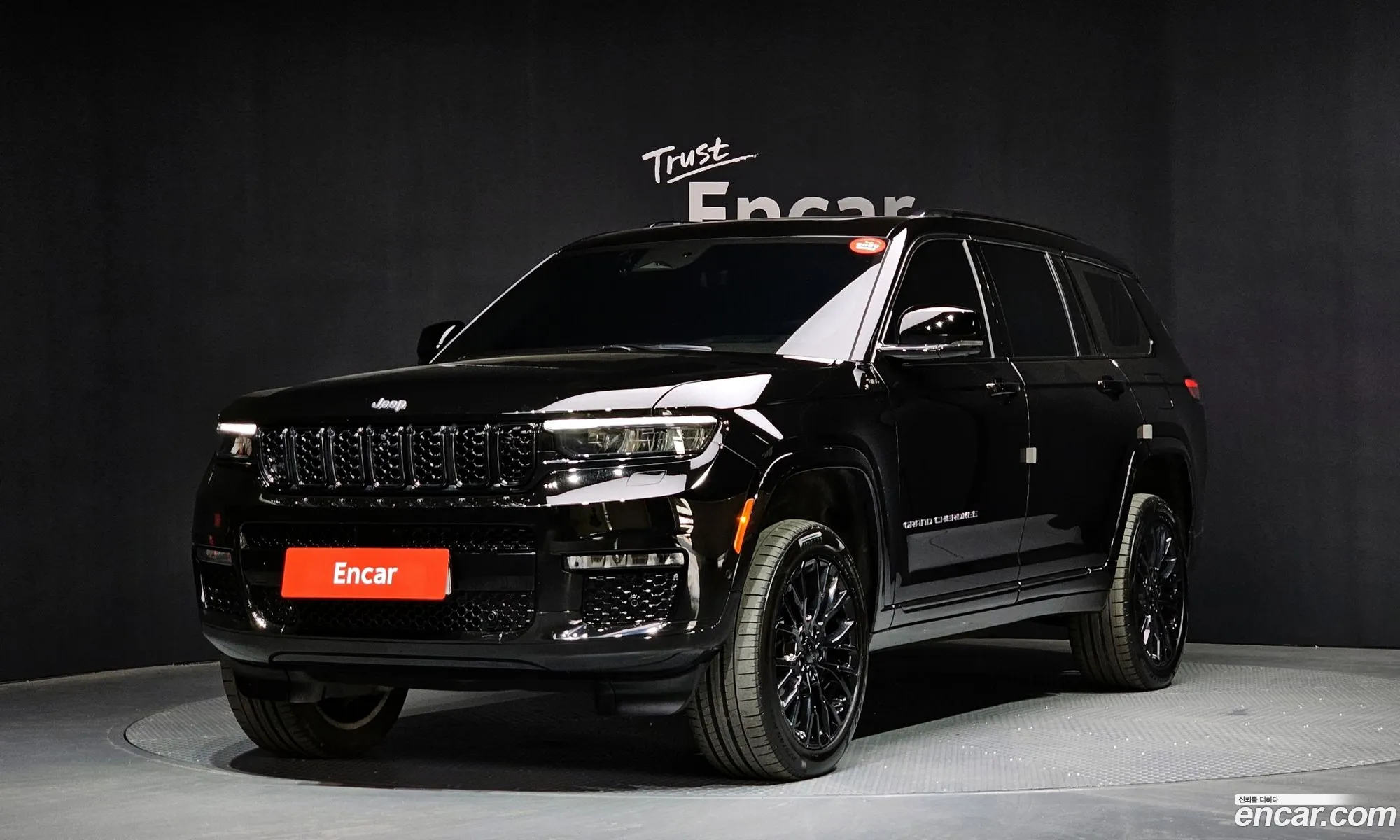 Grand Cherokee Wl L 36 Summit Reserve - фотография 3931233
