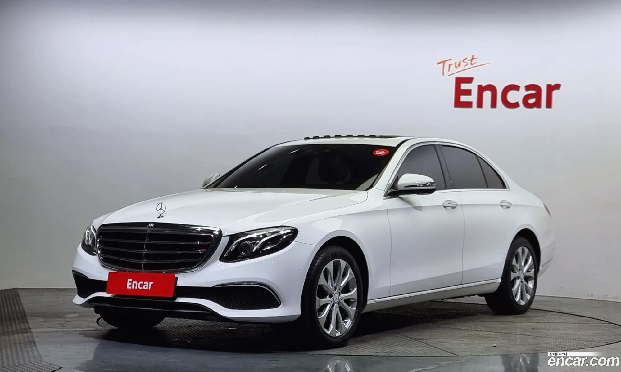 E-Class W213 E220D Exclusive - фотография 12049568