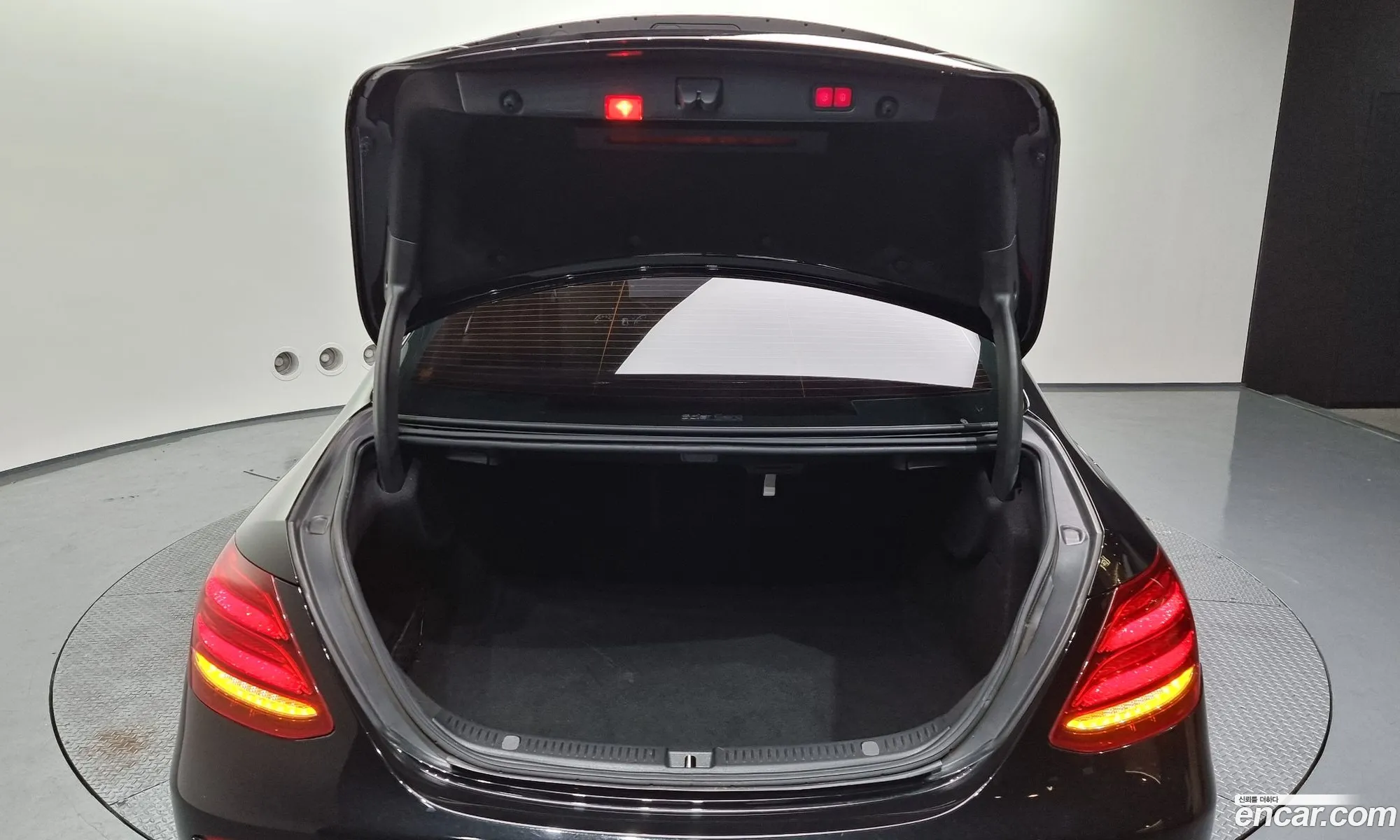 E-Class W213 E300 4Matic Exclusive - фотография 12184715