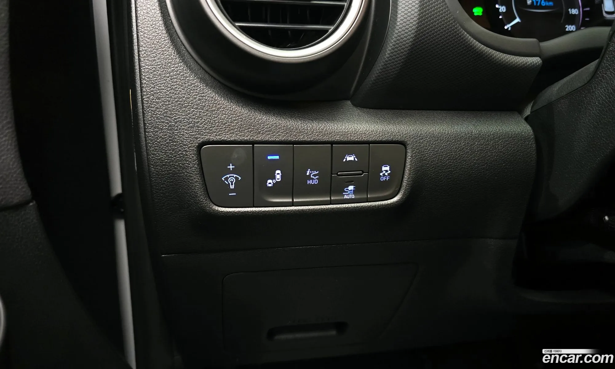 Kona Electric Premium - фотография 1526221