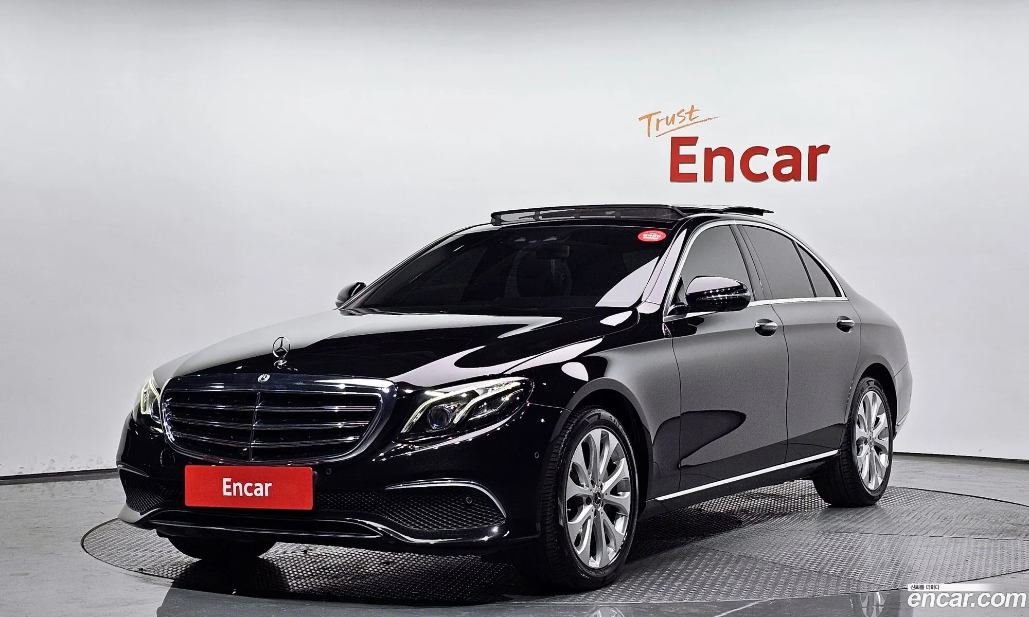 E-Class W213 E300 Exclusive - фотография 11999505