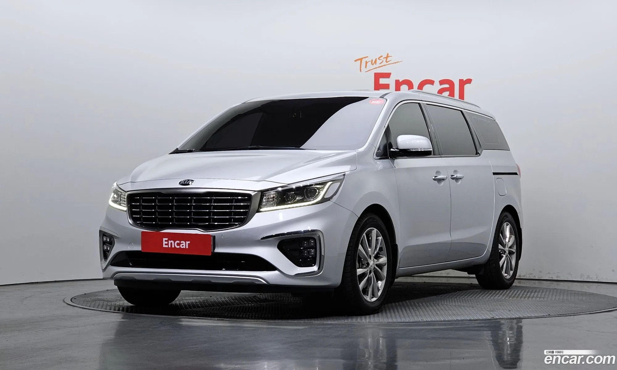 The New Carnival 7 -Seater Limousine Vip - фотография 14854995